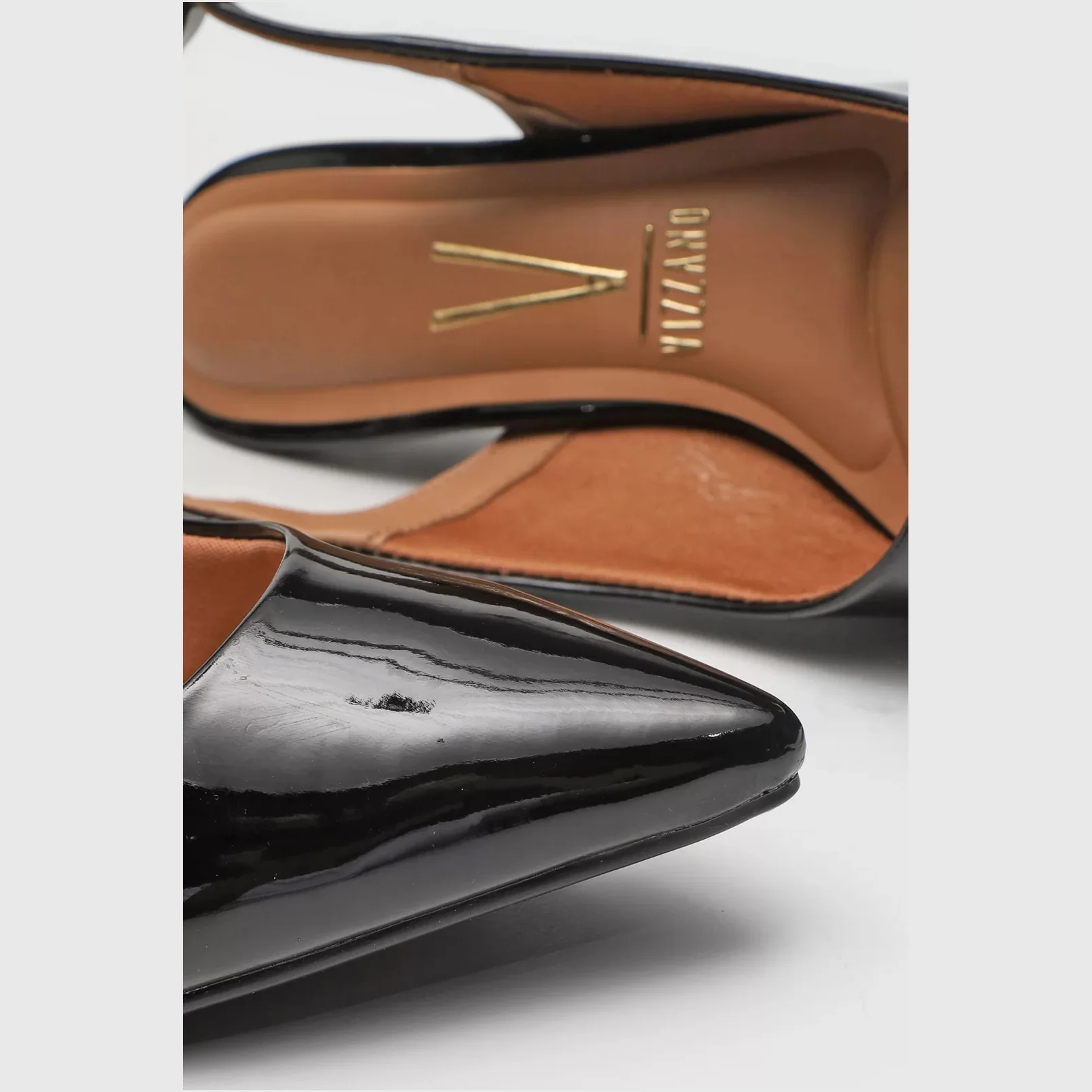 Vizzano 1122-806 Kitten Heel Slingback in Black Patent - Image 5