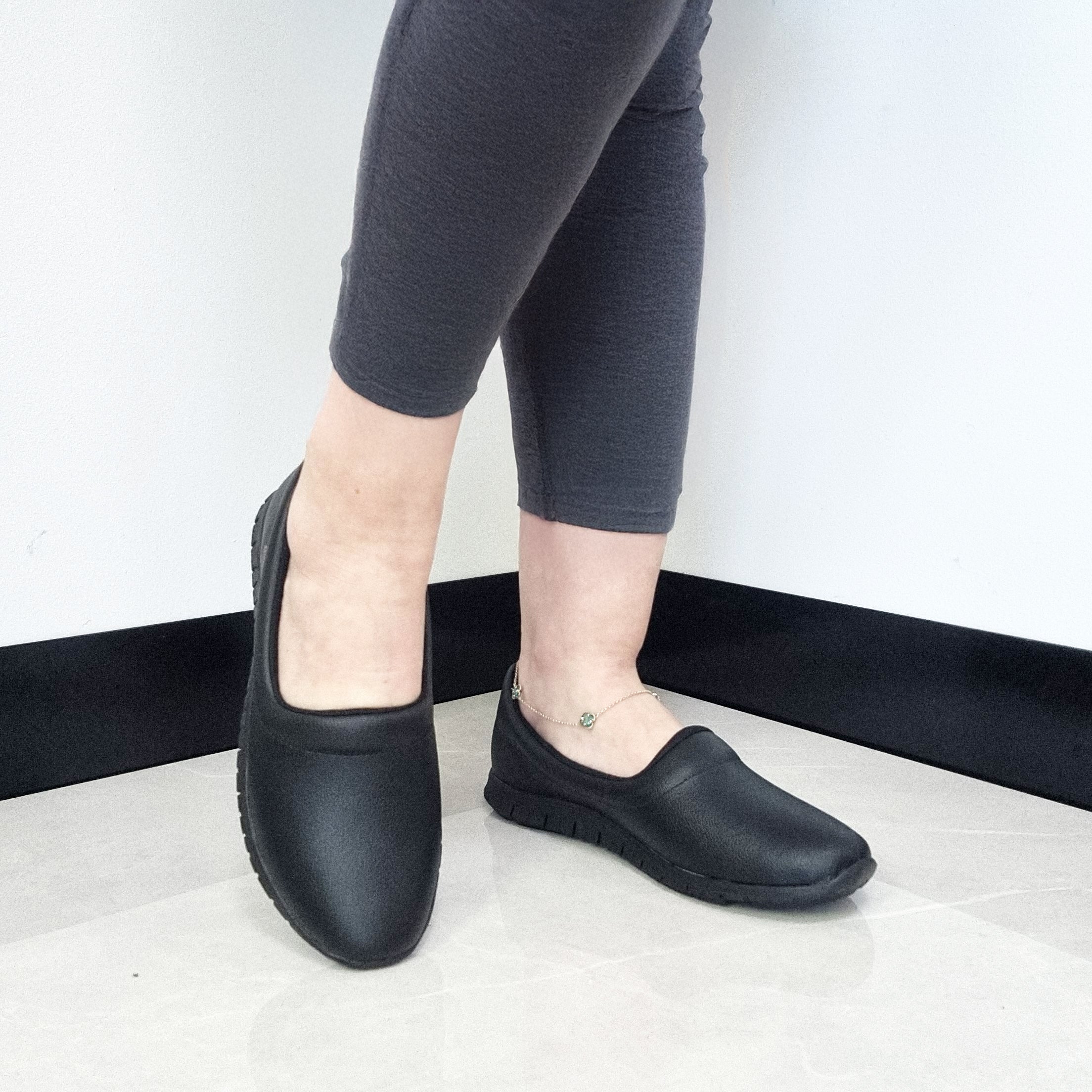 Actvitta 4202-547 Slip on Sneaker in Black - Image 3