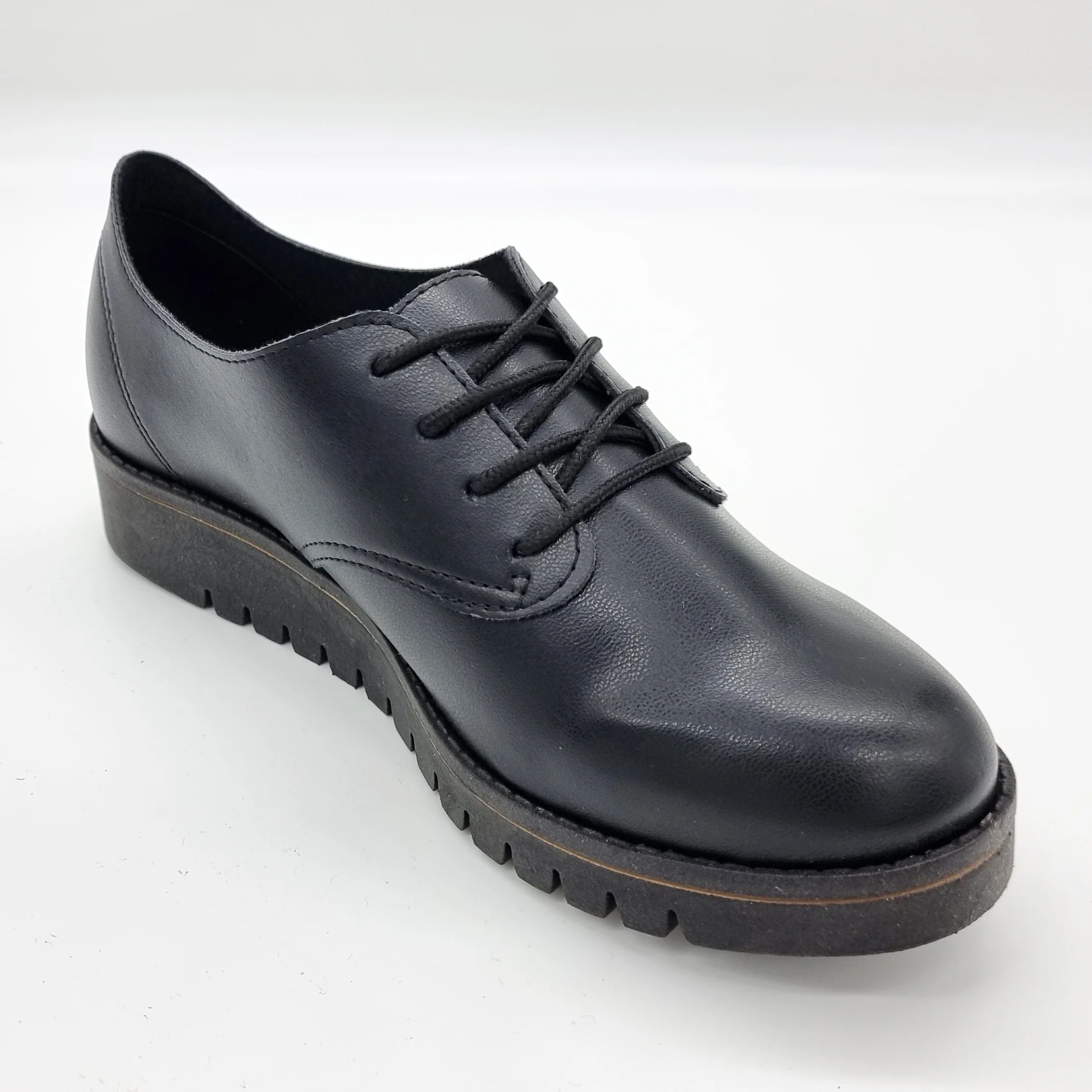 Beira Rio 4174-419 Brogue Flat in Black - Image 8