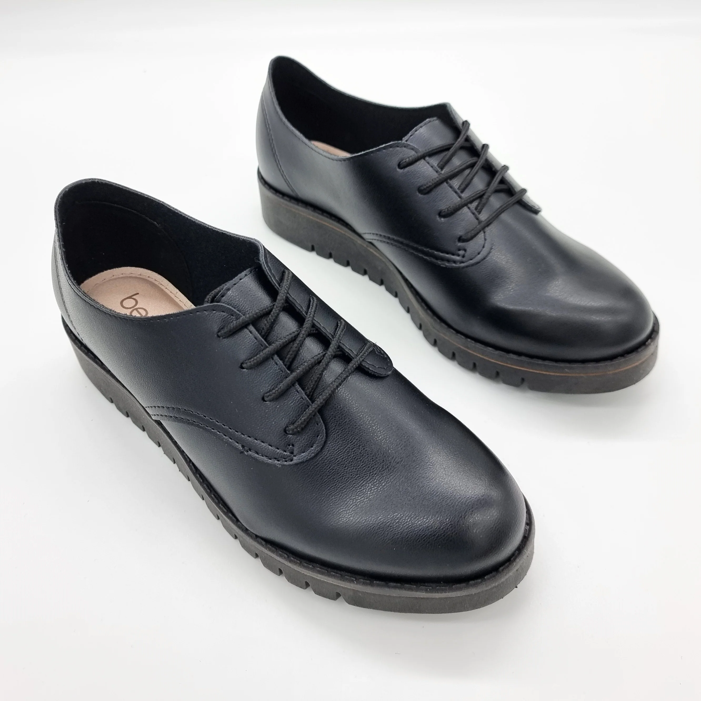 Beira Rio 4174-419 Brogue Flat in Black - Image 9