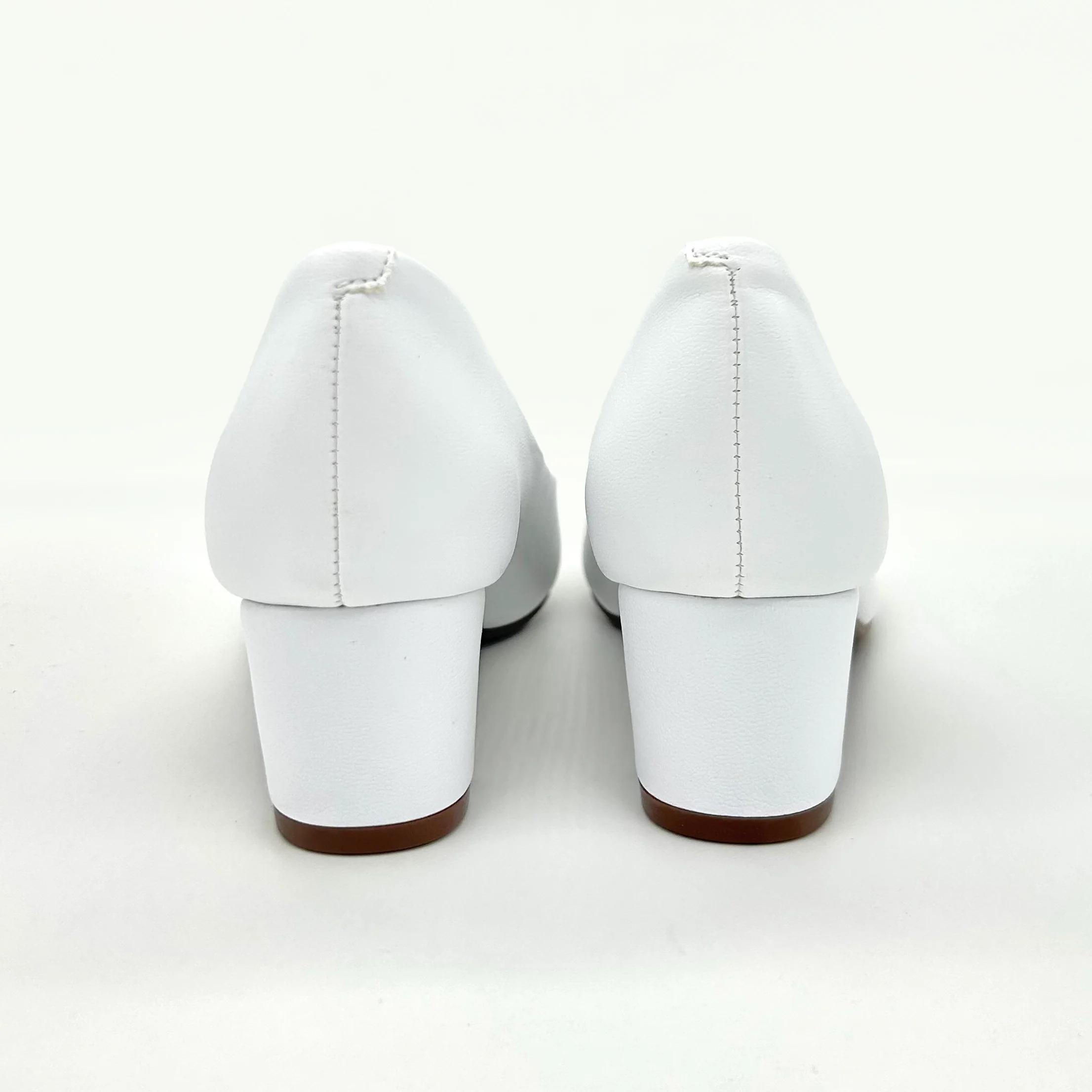 Beira Rio 4777-409 Low Heel Pump in White Napa - Image 4