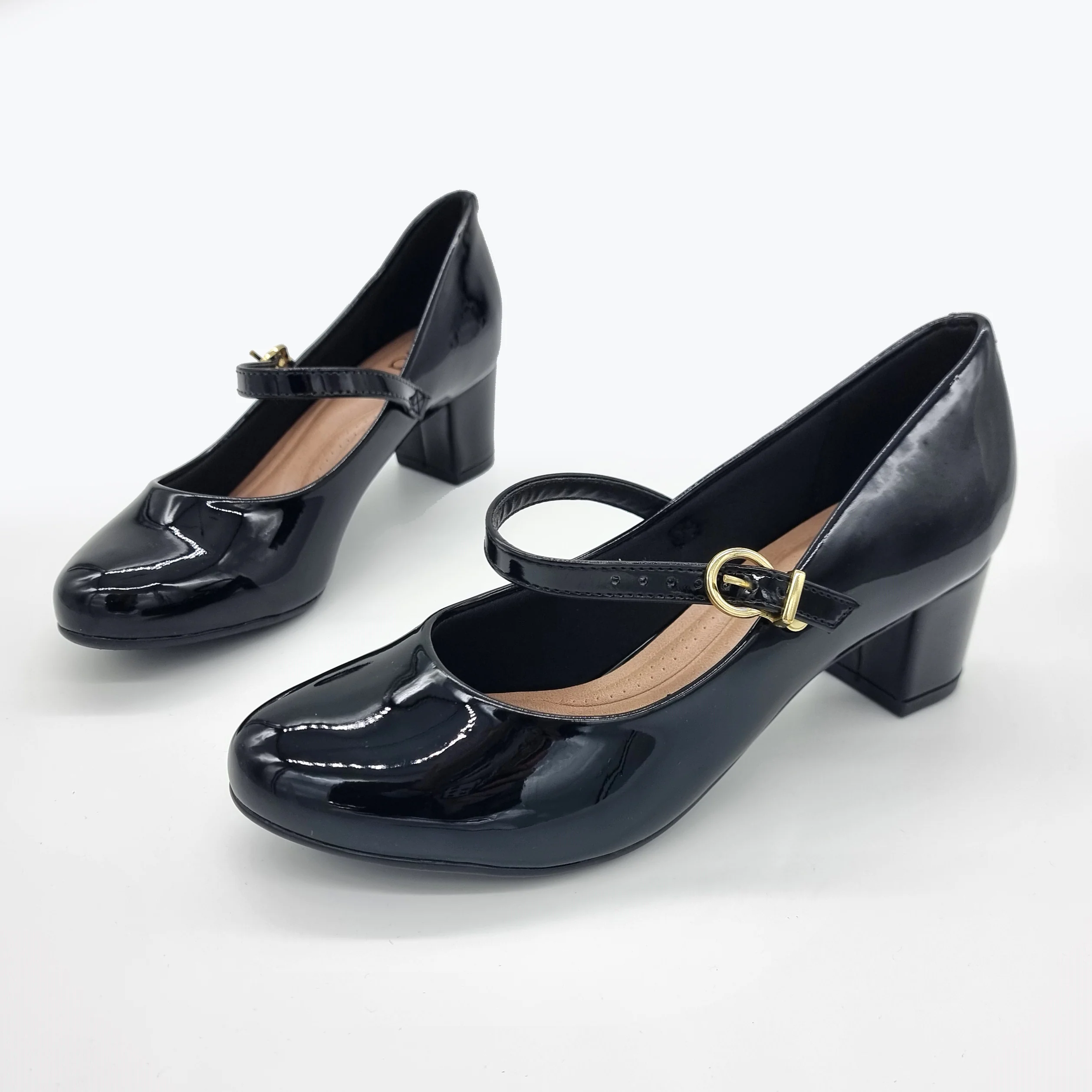 Beira Rio 4777-475 Low Heel Mary-Jane Pump in Black Patent - Image 3