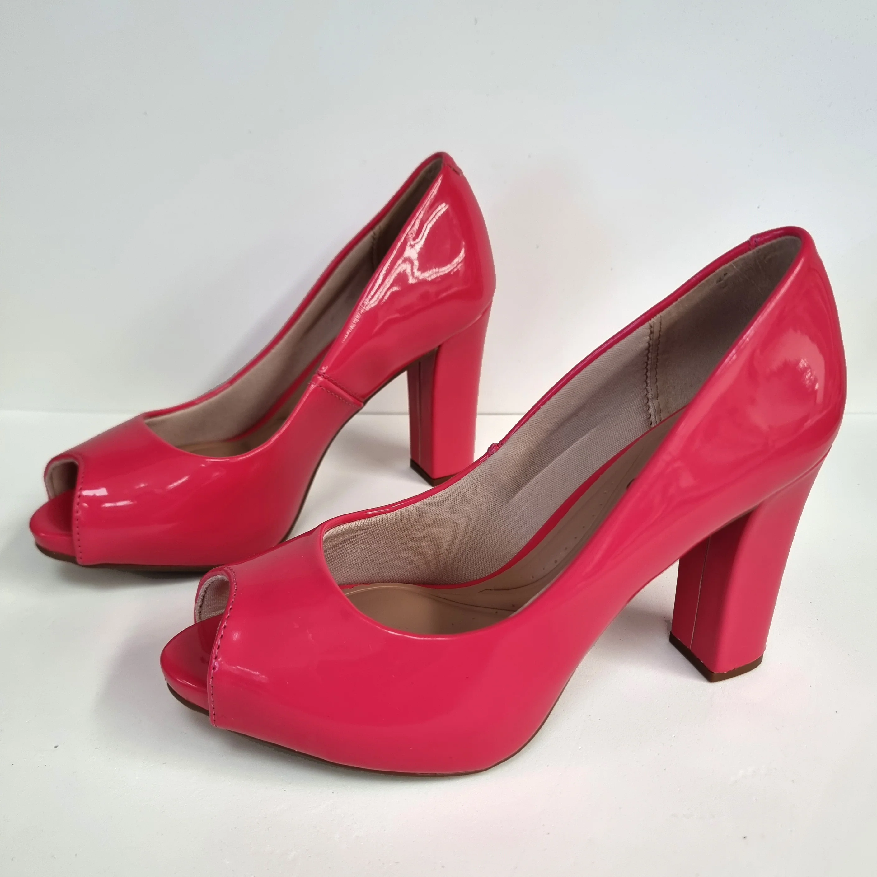 Beira Rio 4788-301 Peep Toe Heel Pump in Pink Gloss Patent - Image 2
