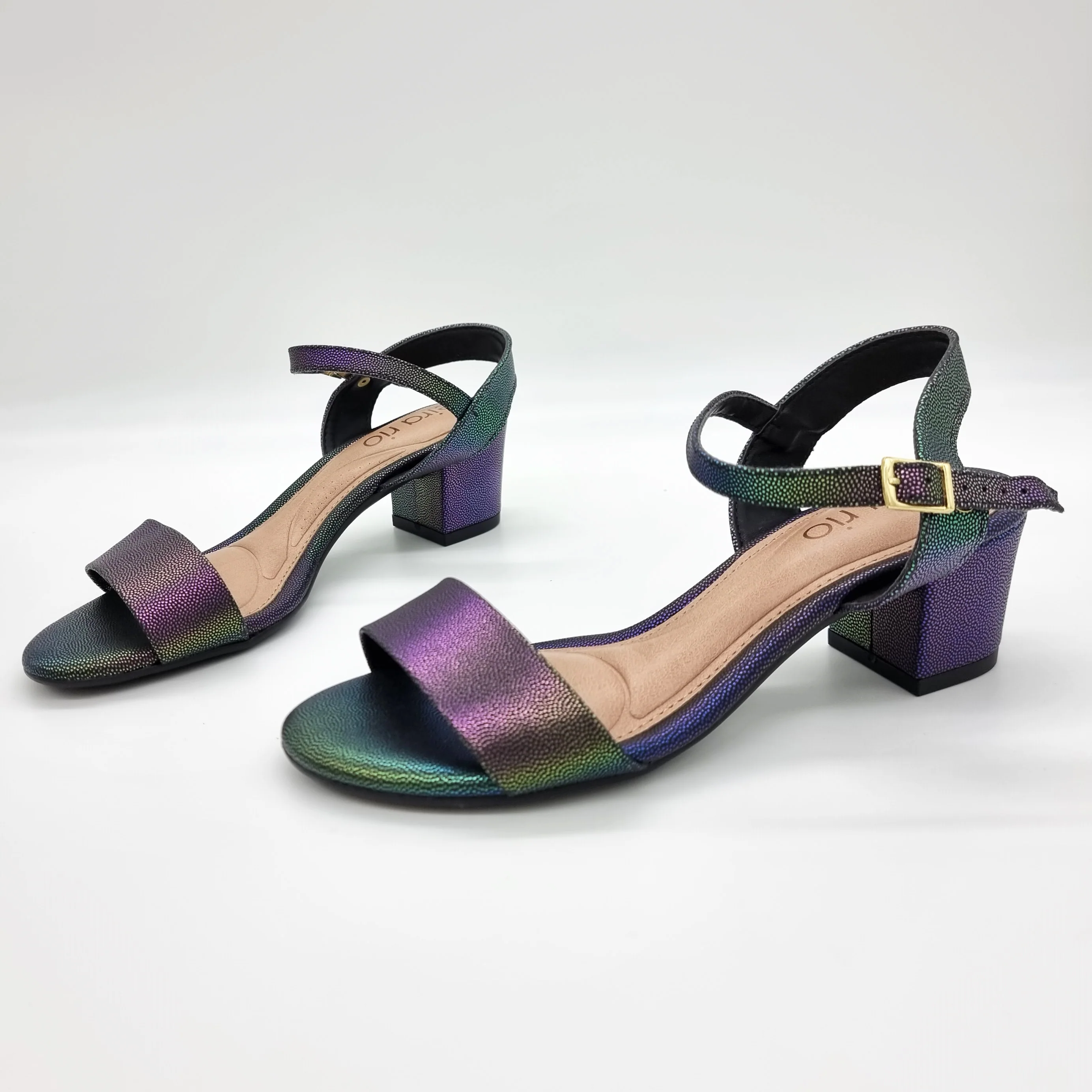Beira Rio 8246-1176 Low Heel Sandal in Black - Image 2