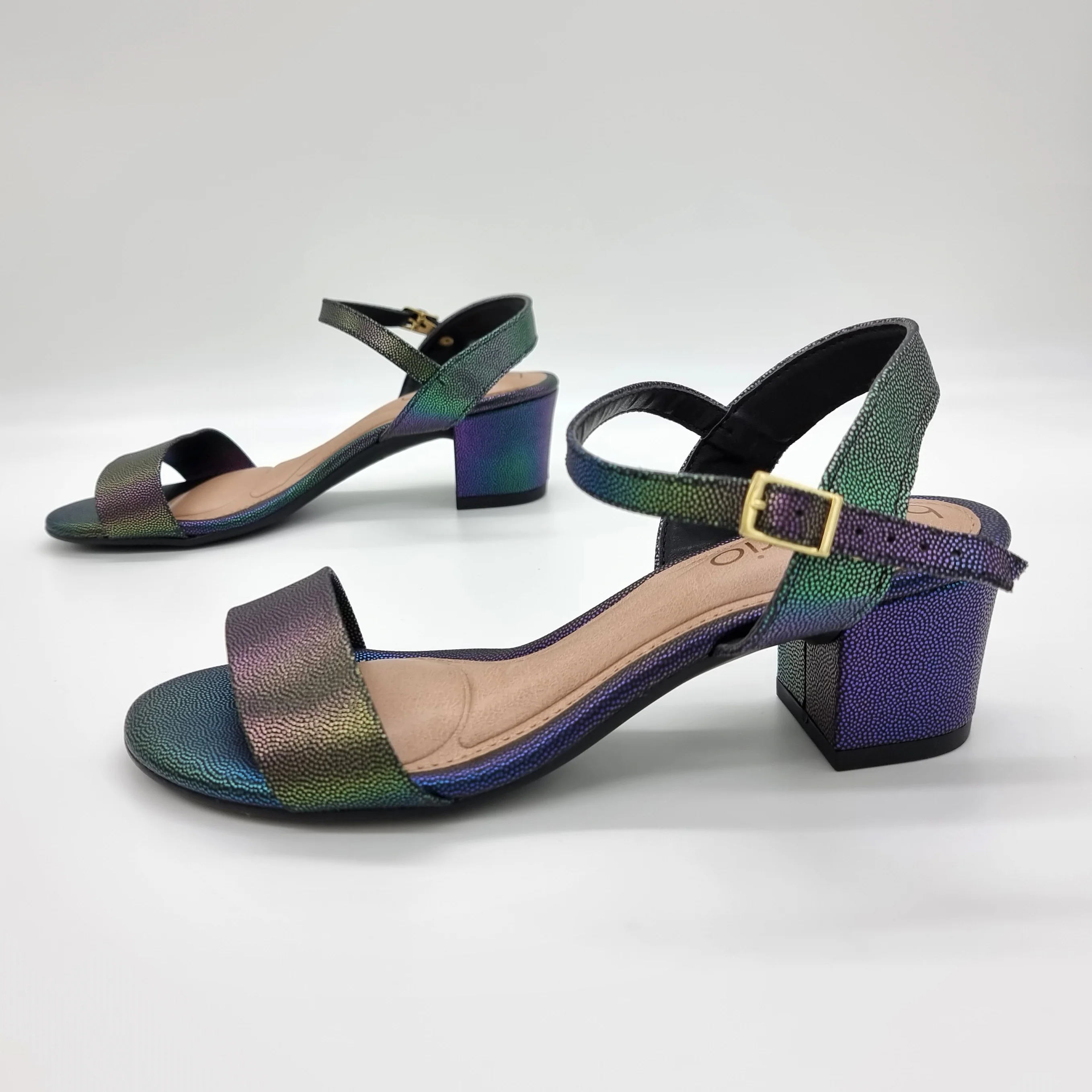 Beira Rio 8246-1176 Low Heel Sandal in Black - Image 3