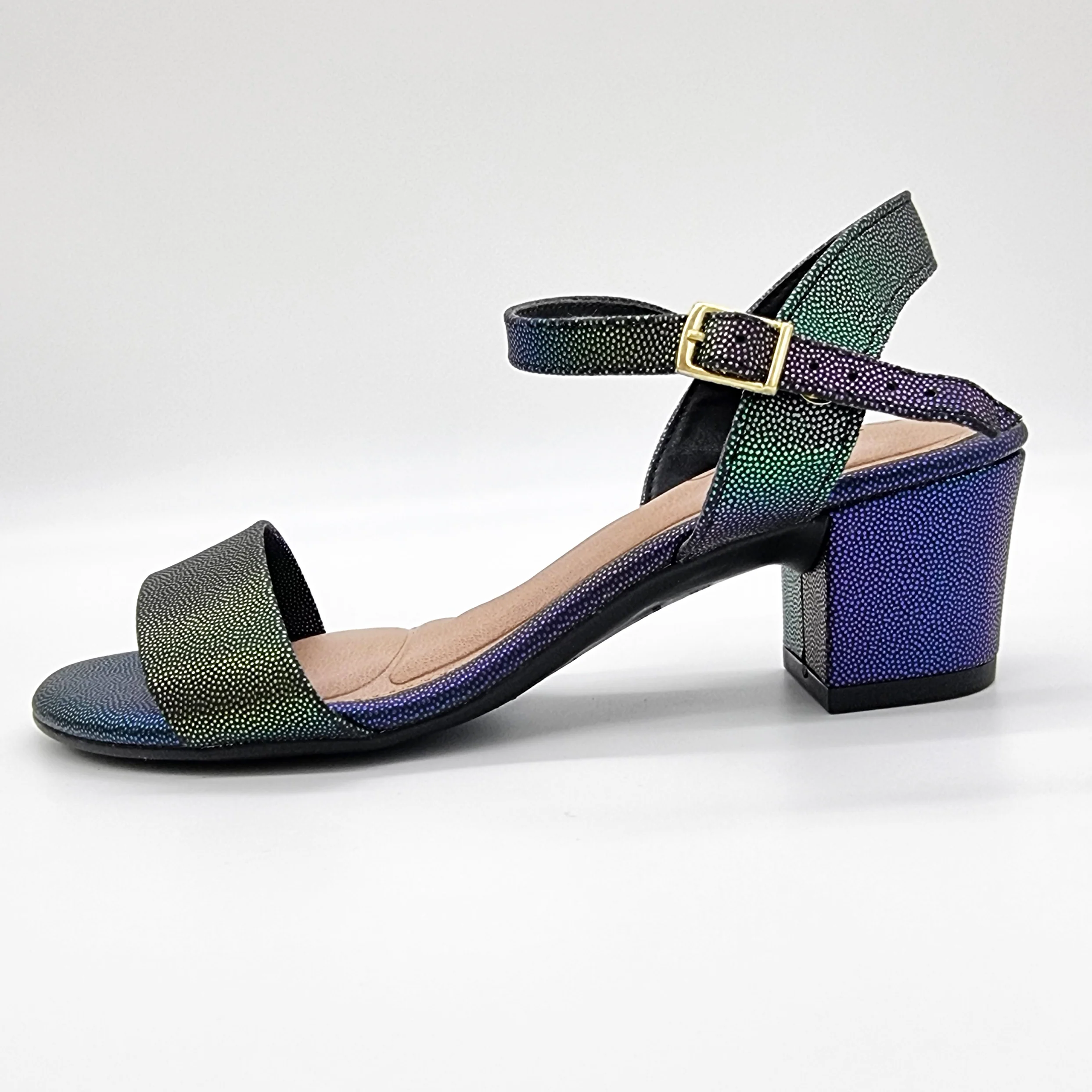 Beira Rio 8246-1176 Low Heel Sandal in Black - Image 5