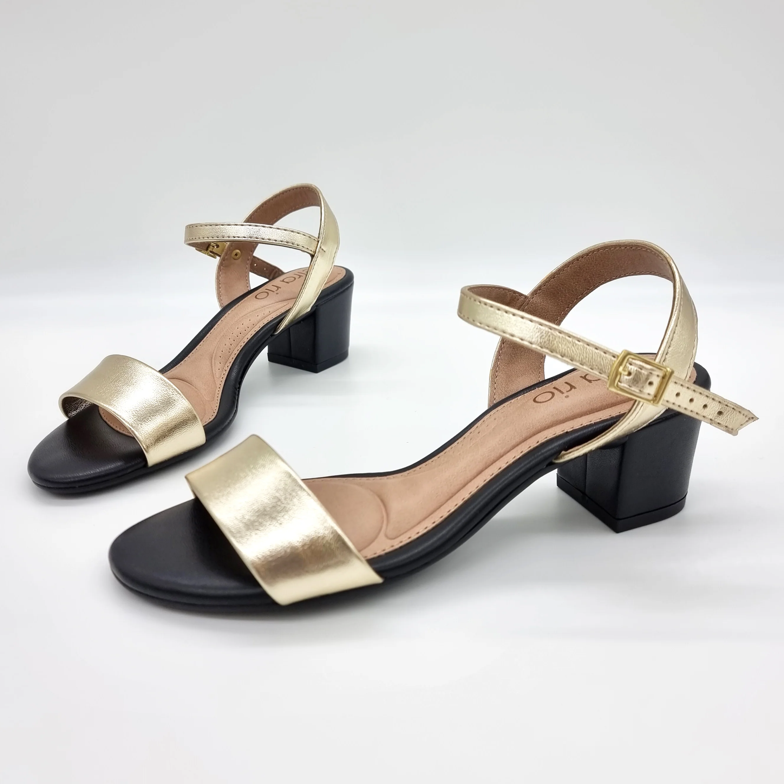 Beira Rio 8246-1176 Low Heel Sandal in Black/Gold - Image 2