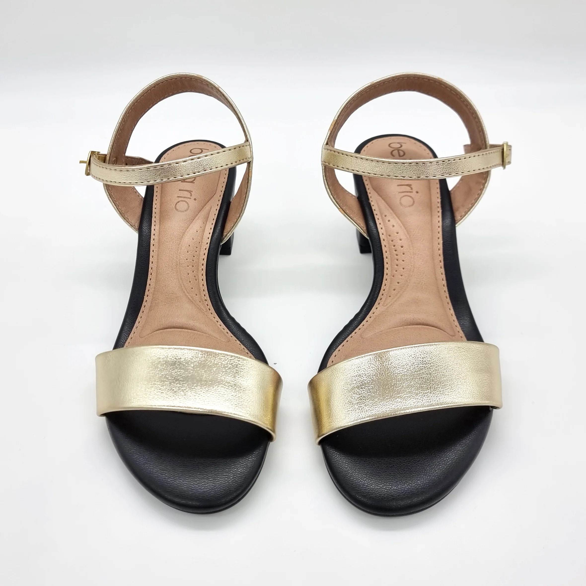 Beira Rio 8246-1176 Low Heel Sandal in Black/Gold - Image 4