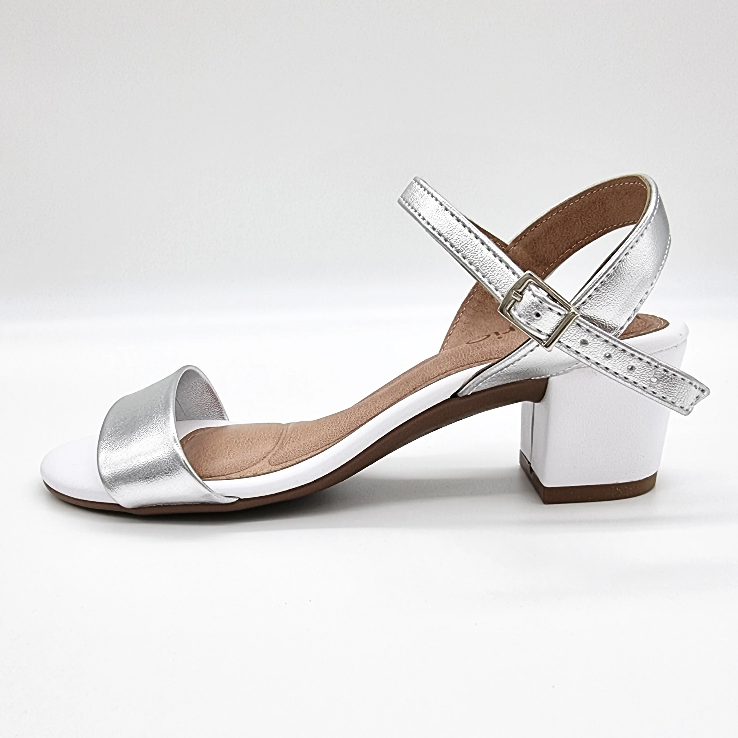 Beira Rio 8246-1176 Low Heel Sandal in White/Silver - Image 5