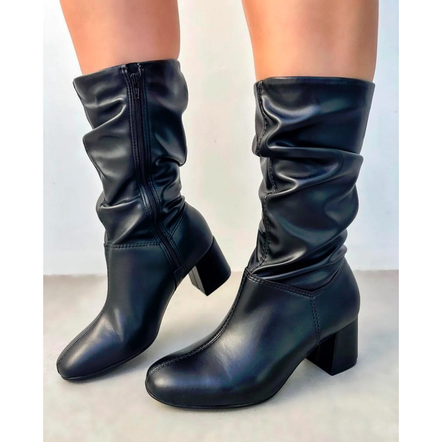 Beira Rio 9076-102 Mid-Calf Scrunched up Boot in Black Napa - Image 2