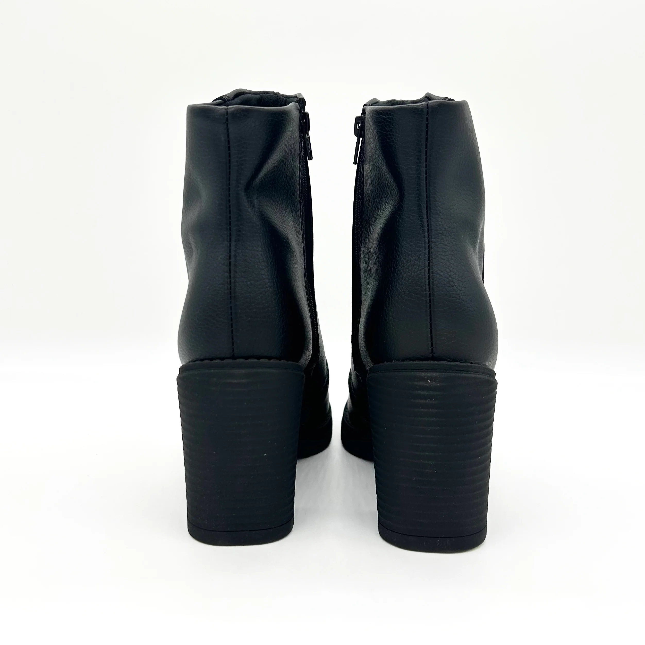 Beira Rio 9088-101 Block Heel Ankle Boot in Black - Image 4