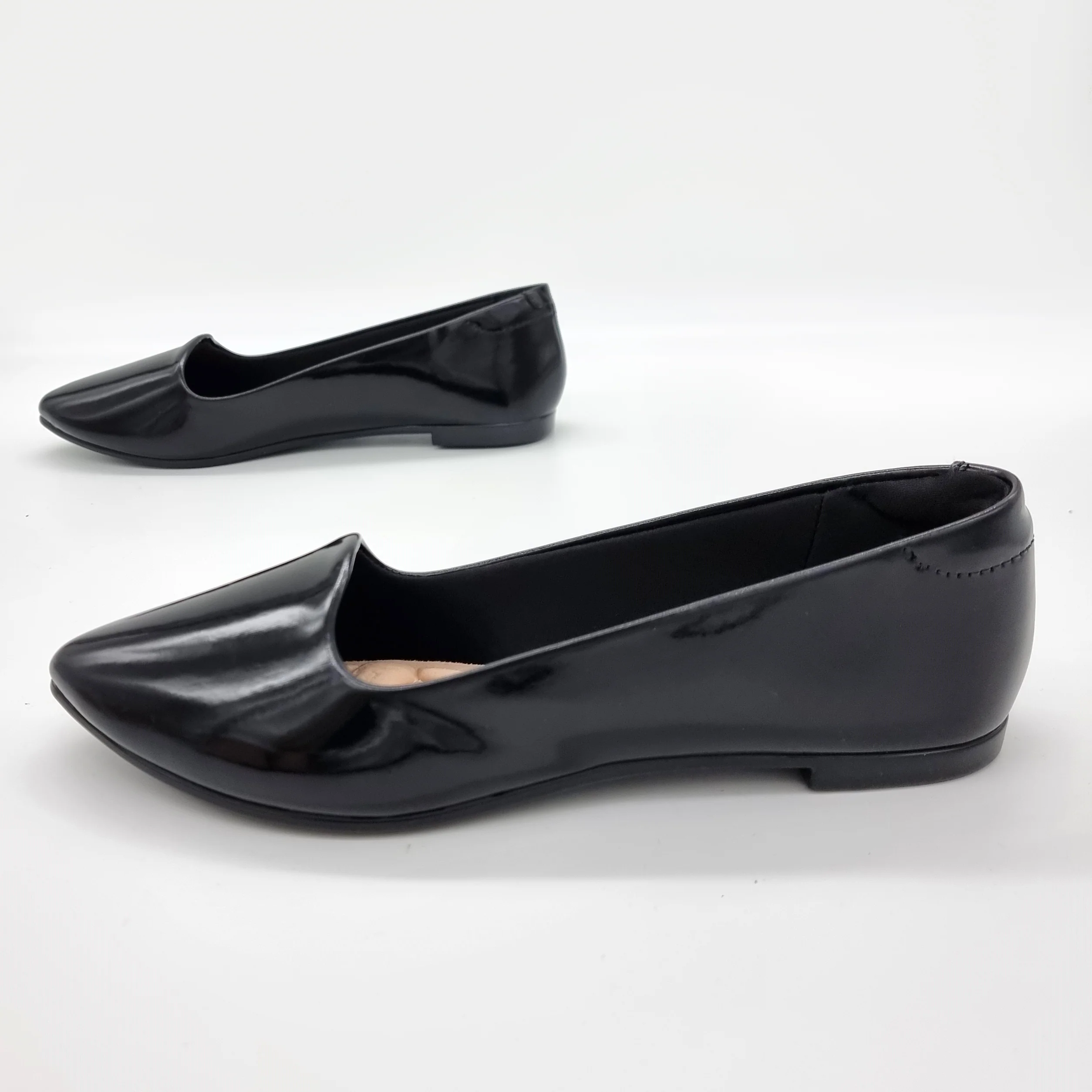 Moleca 5635-816 Pointy Toe Loafer Flat in Black Patent - Image 4