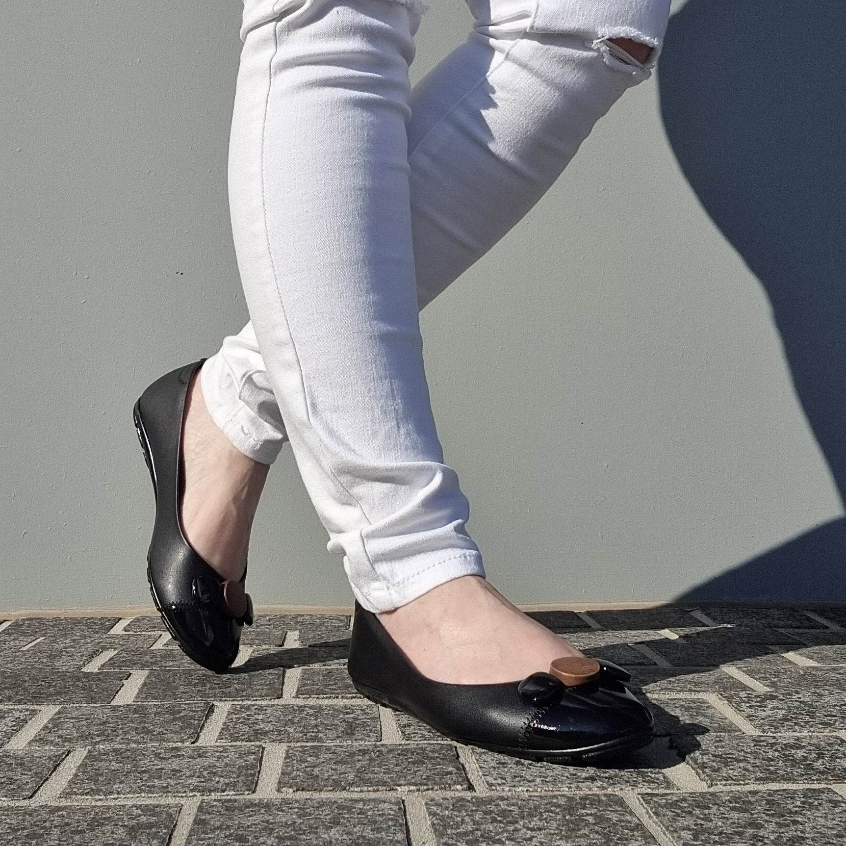 Moleca 5727-129 Pointy Toe in Black Suede - Image 2