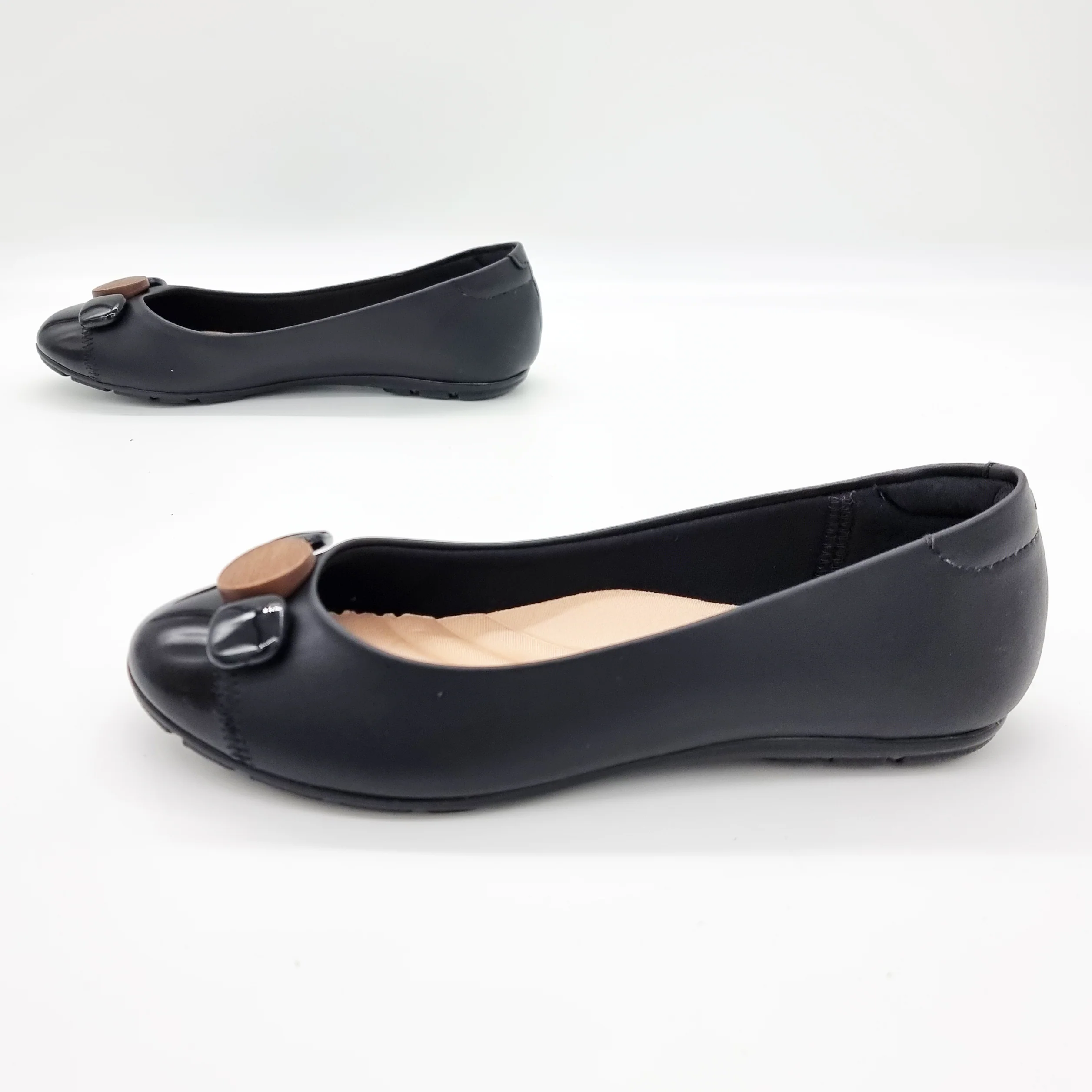 Moleca 5800-101 Round Toe Flat in Black Napa - Image 2