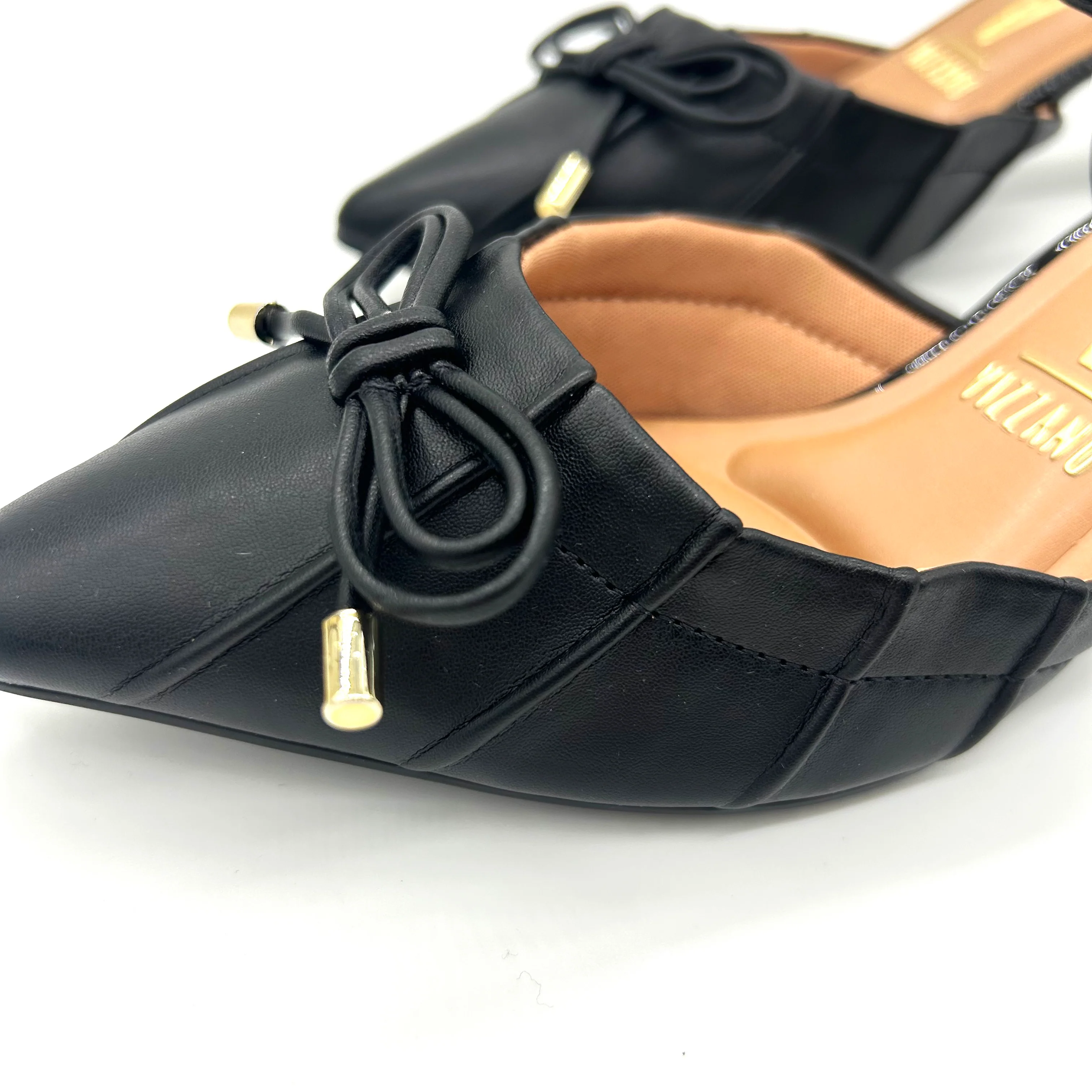 Vizzano 1122-829 Kitten Heel Pointy Toe Pump in Black - Image 3