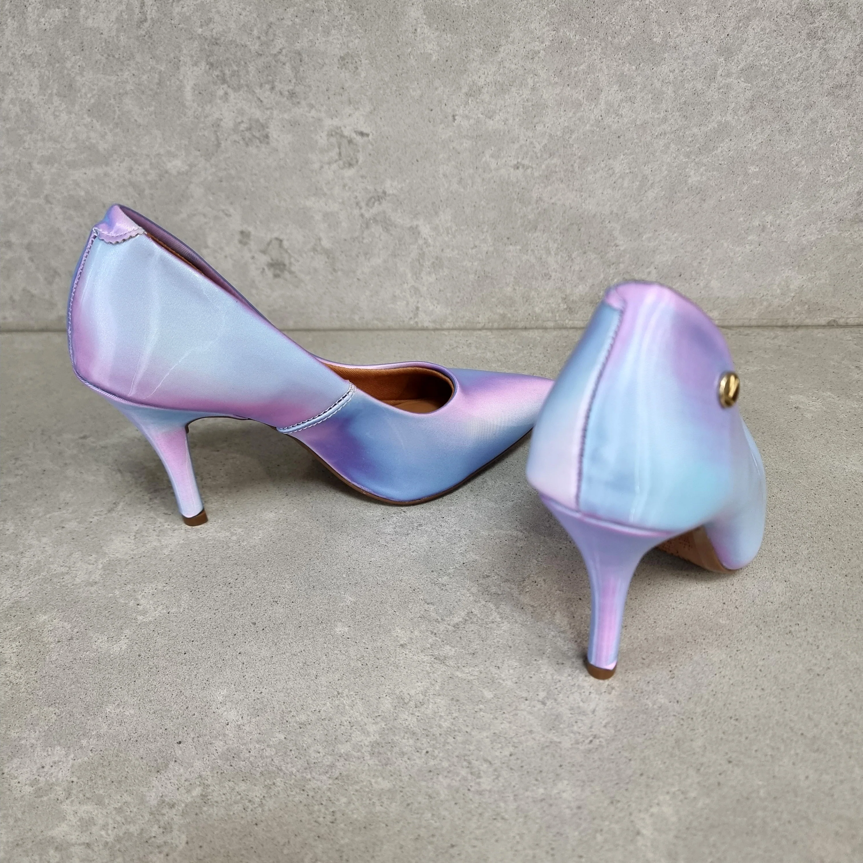 Vizzano 1184-1101 Pointy Toe Pump in Pearlescent Blue - Image 2