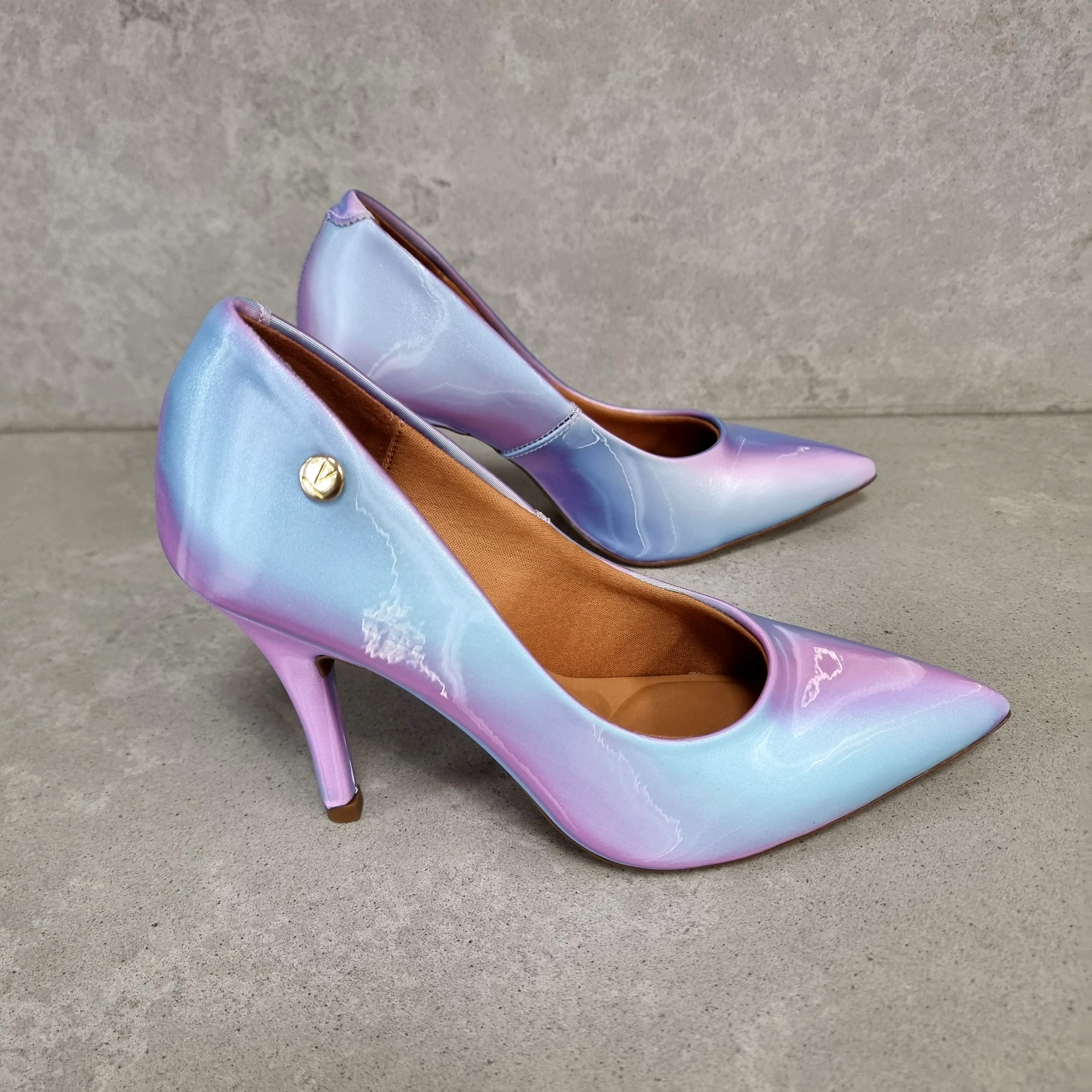 Vizzano 1184-1101 Pointy Toe Pump in Pearlescent Blue - Image 3