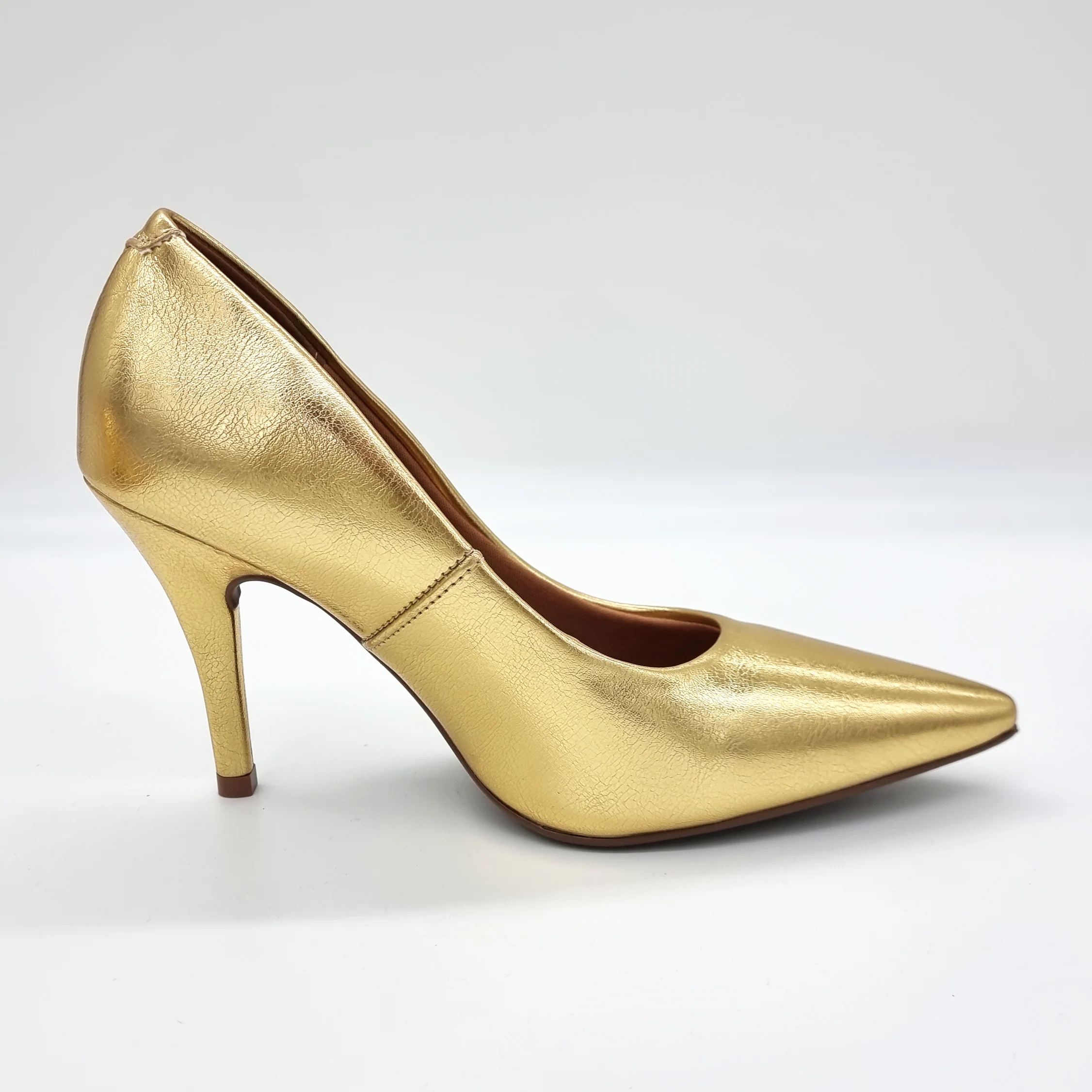 Vizzano 1184-1501 Pointy Toe Pump in Golden Metallic Napa - Image 3