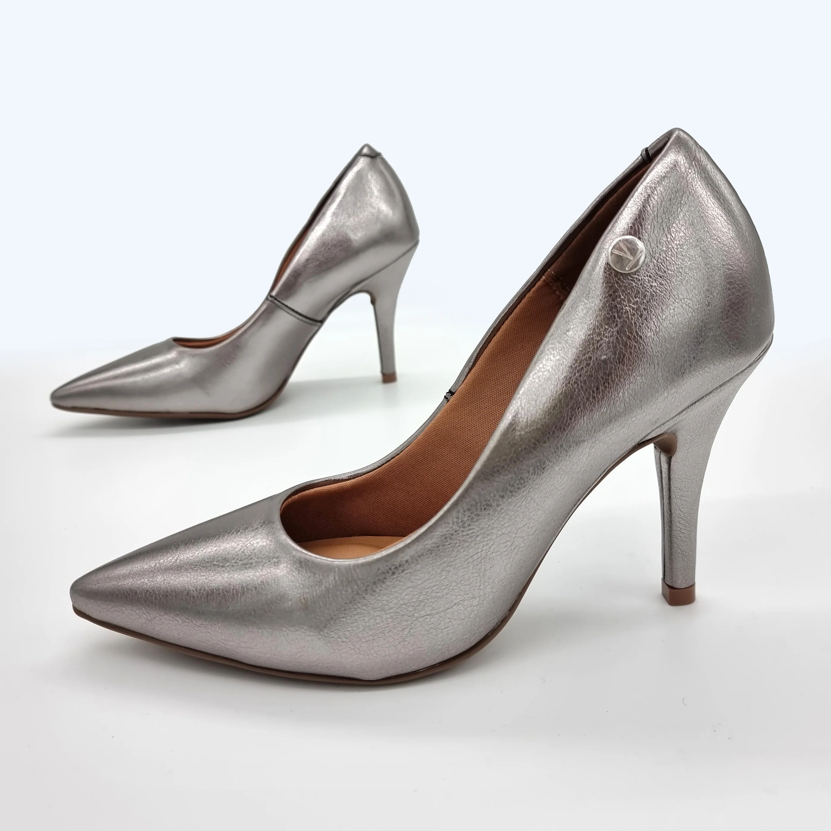 Vizzano 1184-1501 Pointy Toe Pump in Graphite Metallic Napa - Image 2