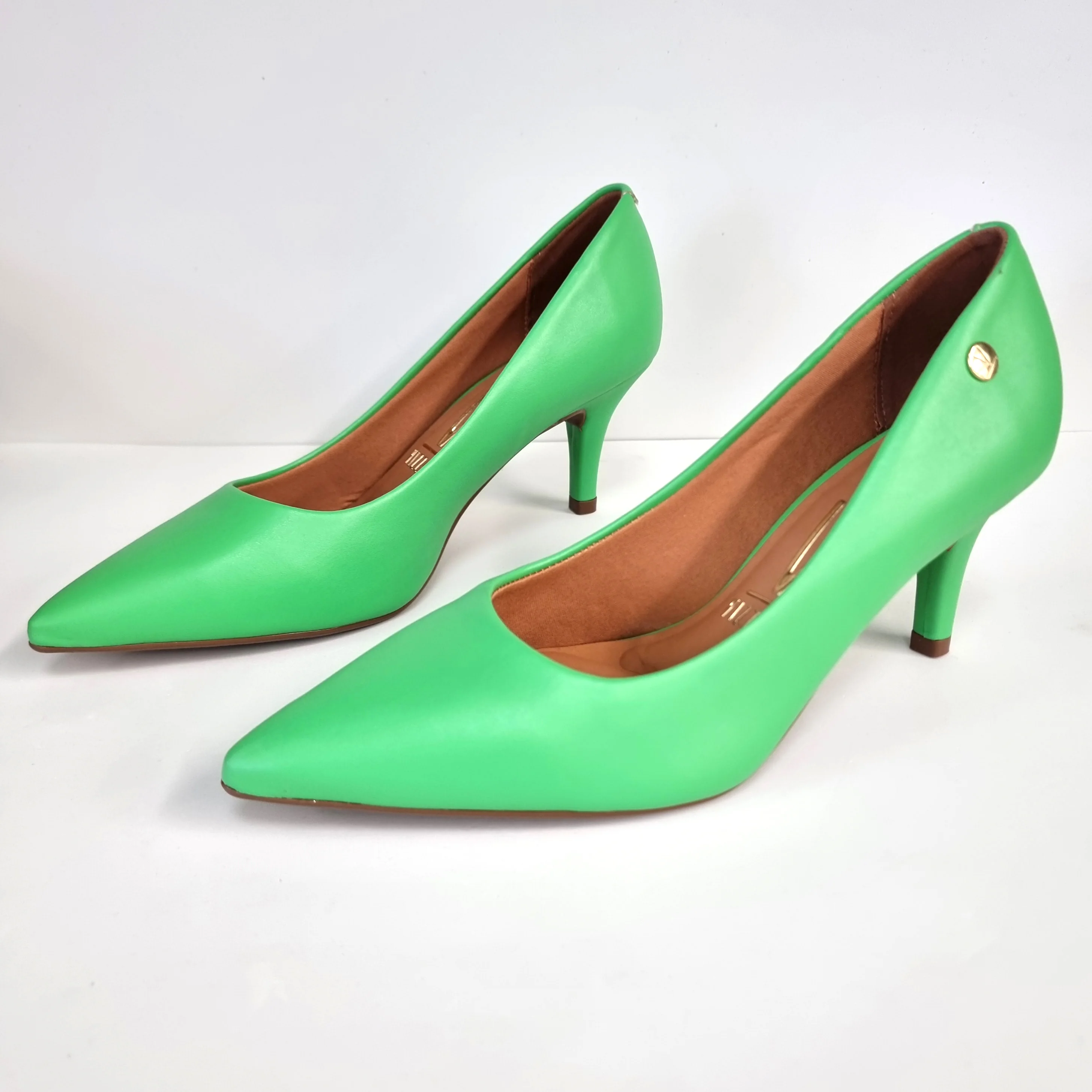 Vizzano 1185-702 Pointy Toe Pump in Mint Napa - Image 2