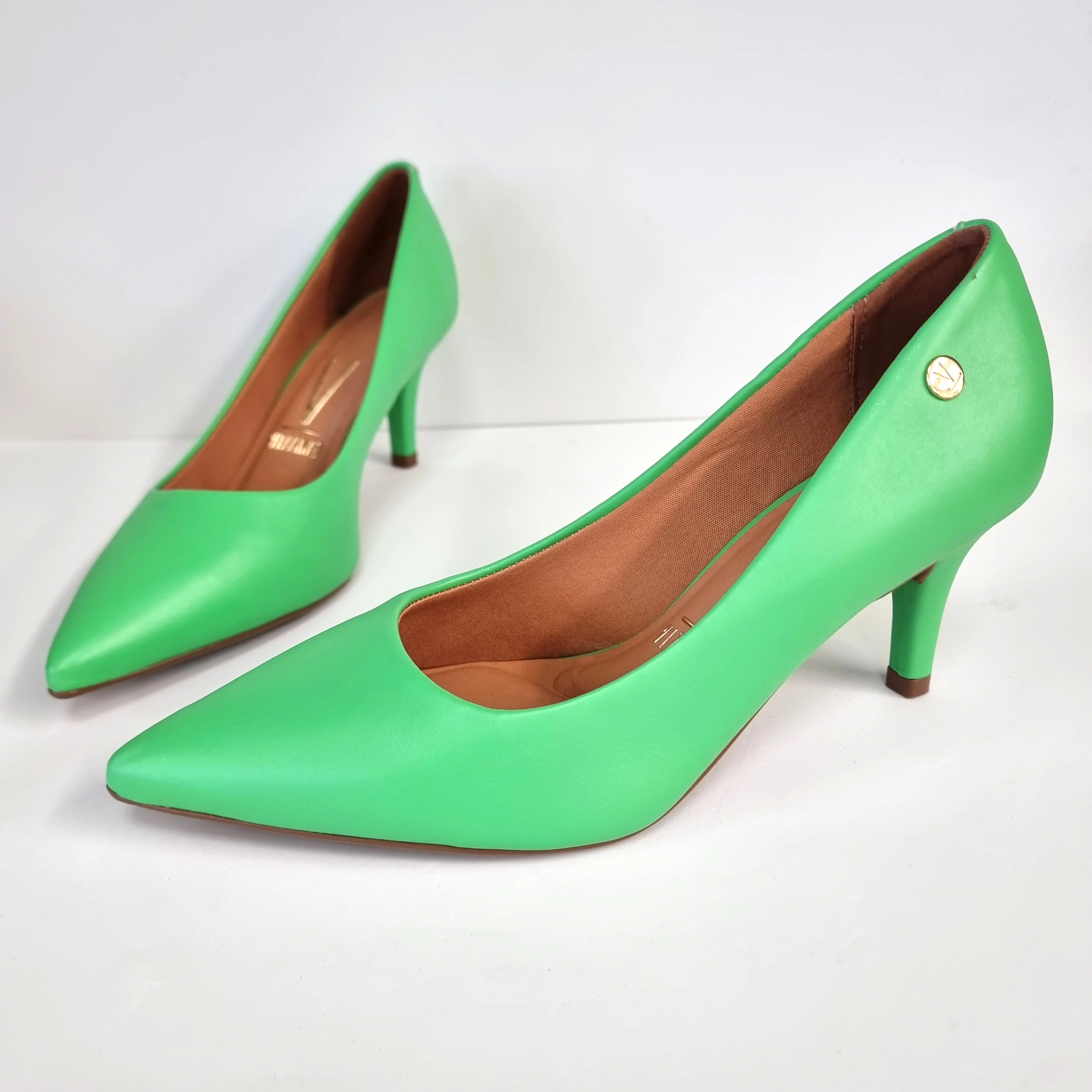 Vizzano 1185-702 Pointy Toe Pump in Mint Napa - Image 5
