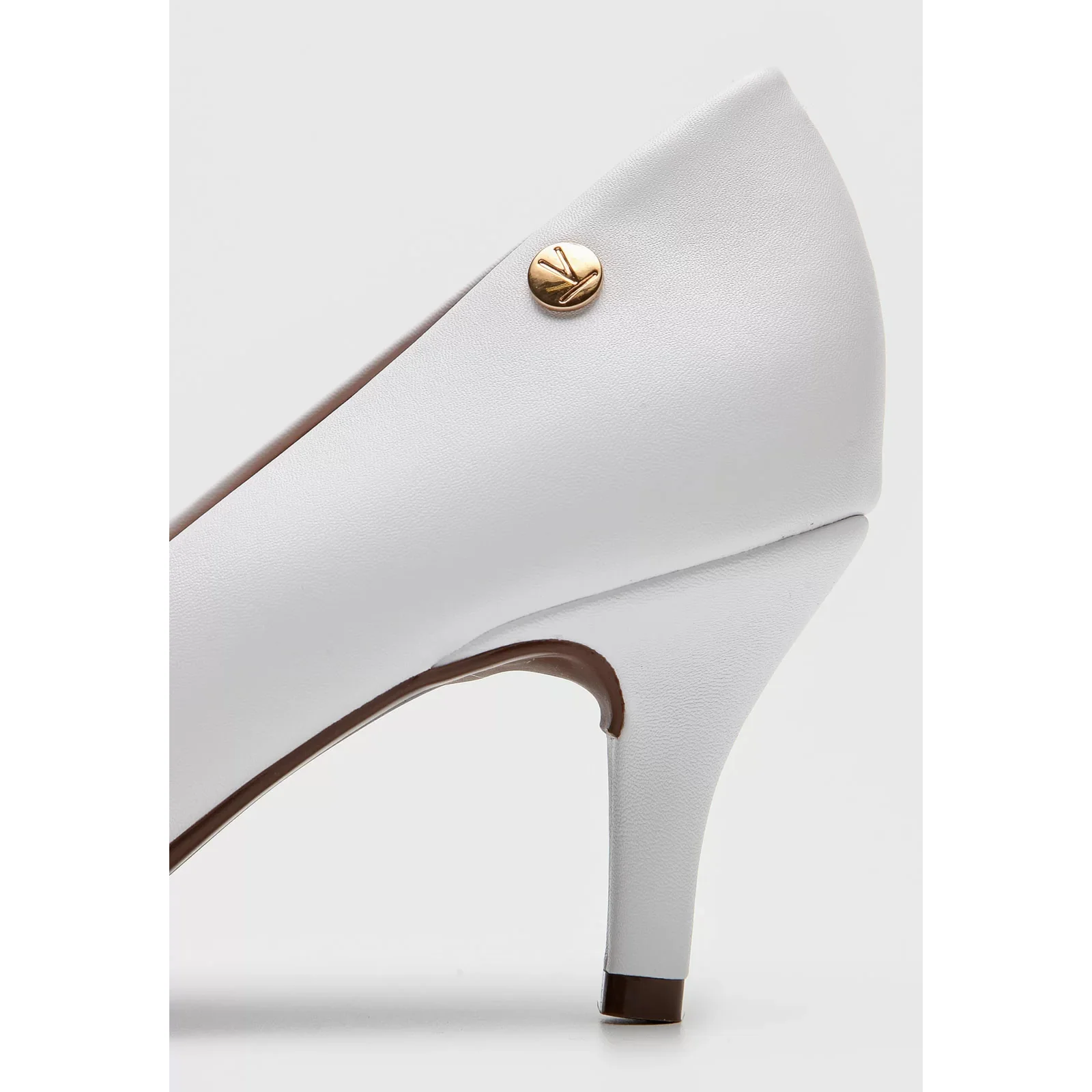 Vizzano 1185-702 Pointy Toe Pump in White Napa - Image 4