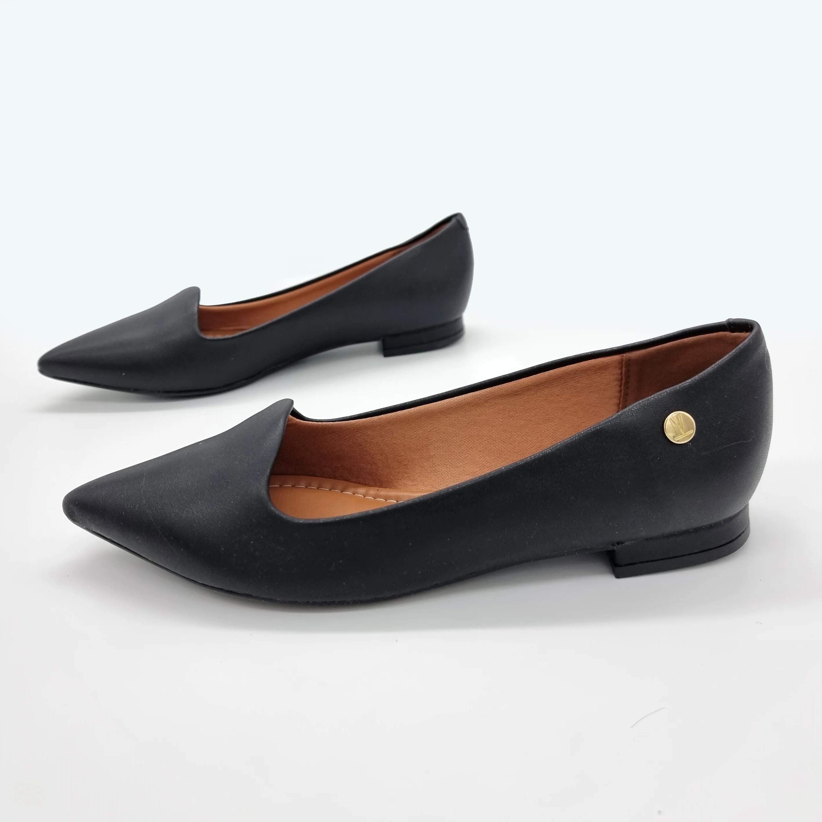 Vizzano 1206-261 Pointy Toe Flat in Black Napa - Image 4