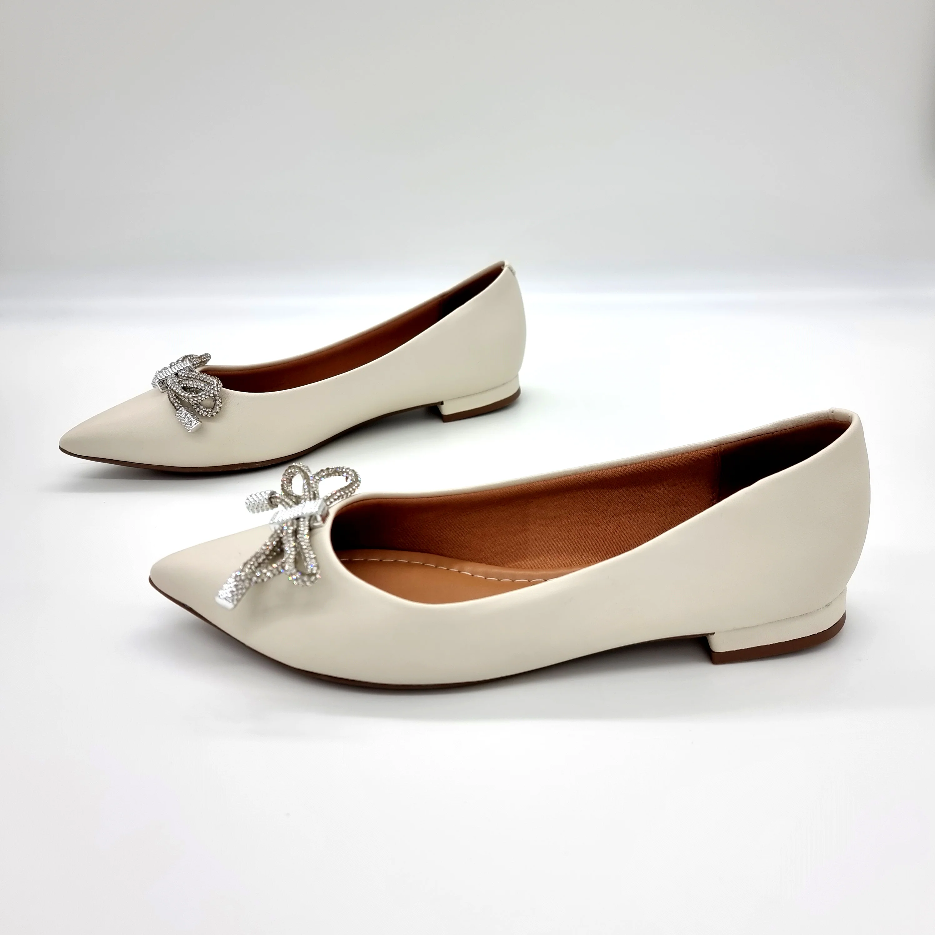 Vizzano 1206-290 Pointy Toe Flat in Off White Napa - Image 3