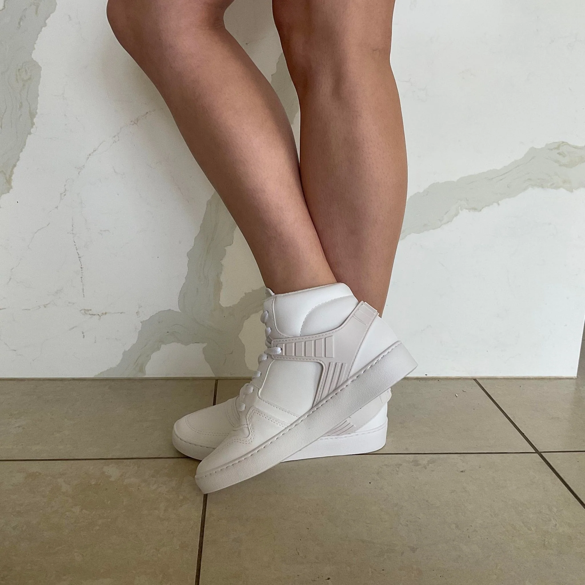 Vizzano 1214-1043 High Top Sneaker in White Napa - Image 7