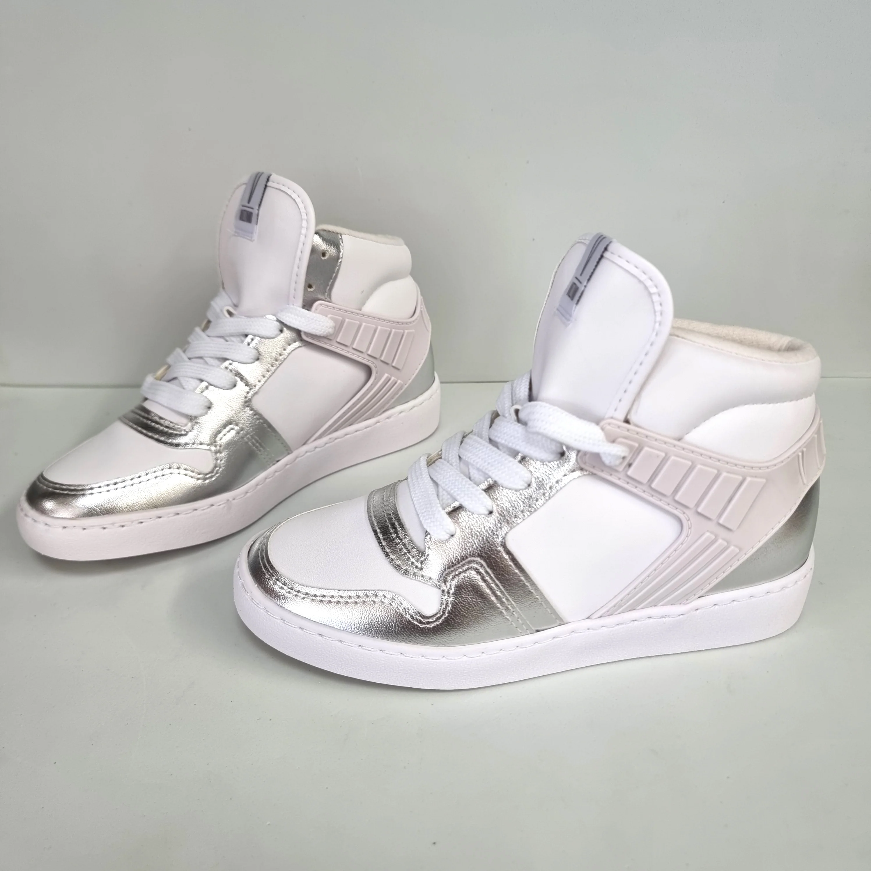 Vizzano 1214-1043 High Top Sneaker in White/Silver - Image 2
