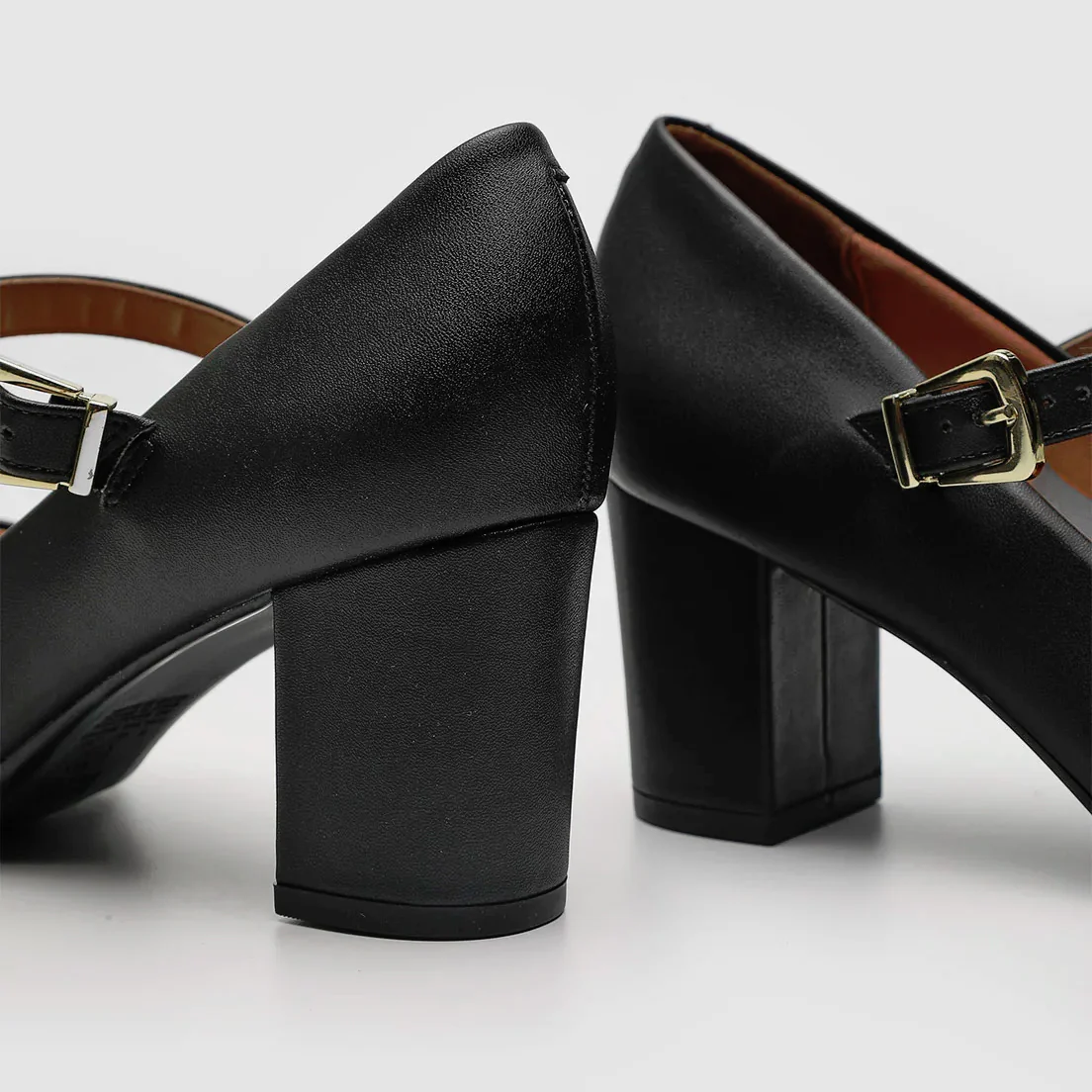 Vizzano 1290-532 Pointy Toe Block Heel Mary-Jane Pump in Black Napa - Image 5