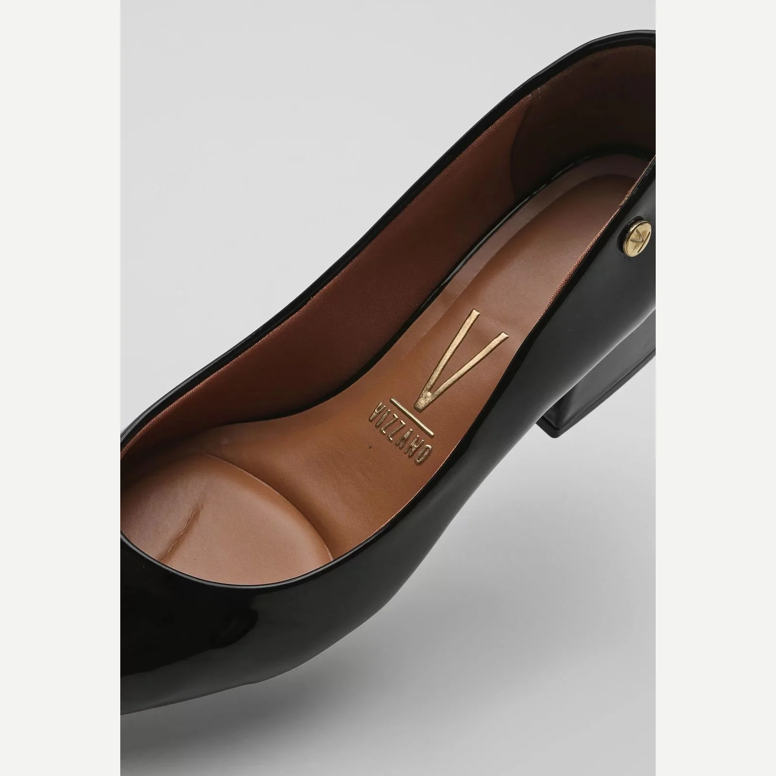 Vizzano 1346-100 Low Heel Pump in Black Patent - Image 5