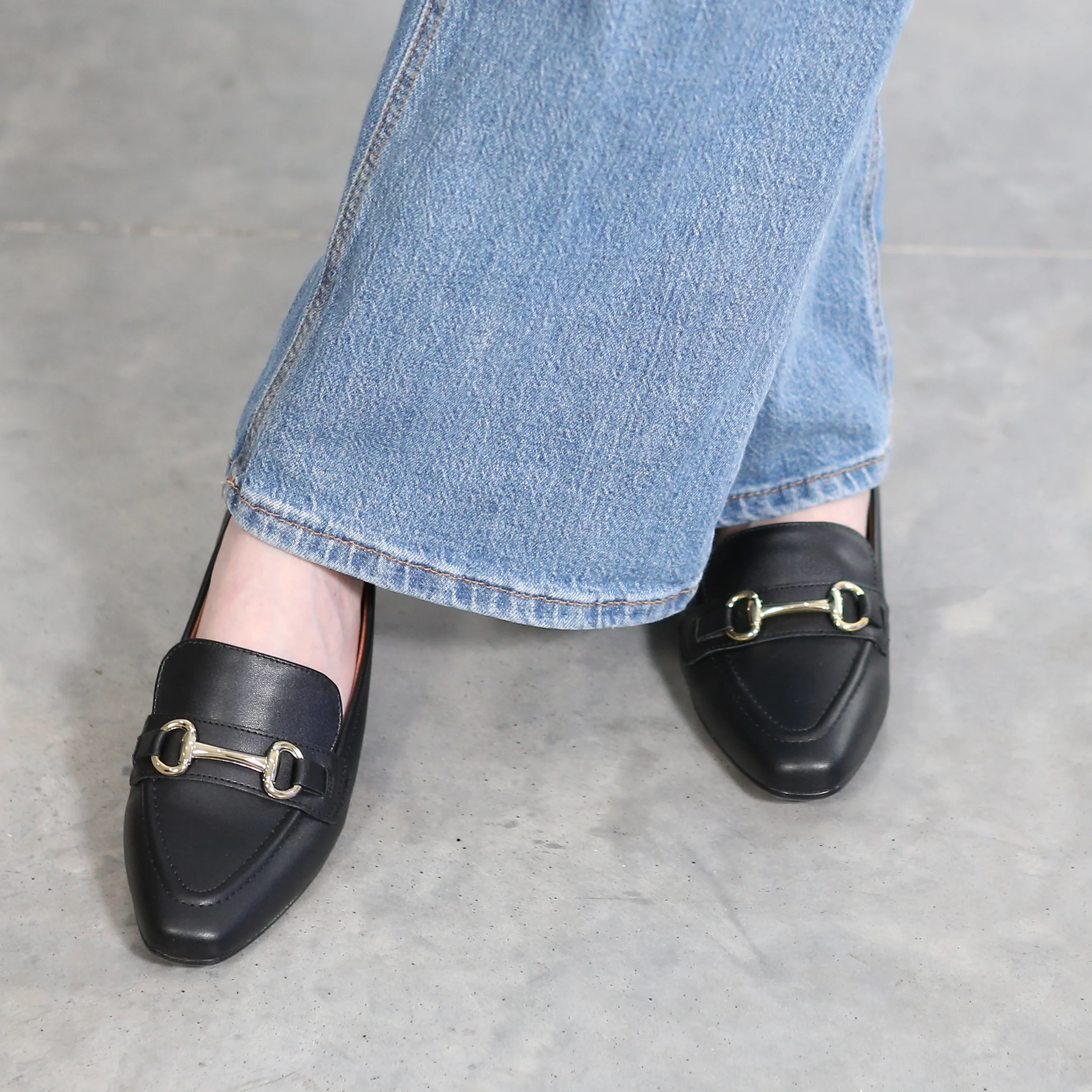Vizzano 1351-106 Flat Loafer in Black Napa - Image 3