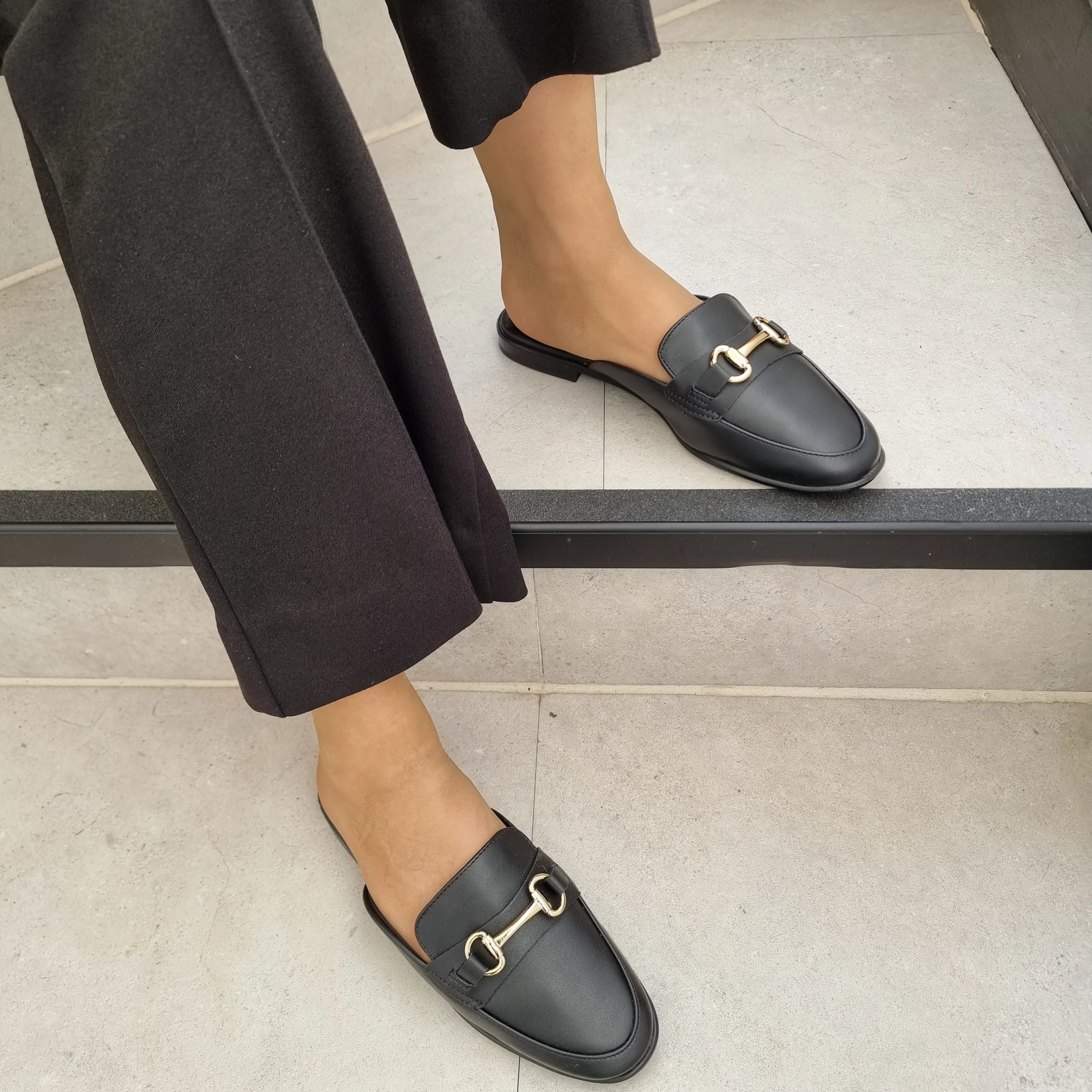 Vizzano 1376-110 Round Toe Flat Mule in Black Napa - Image 3