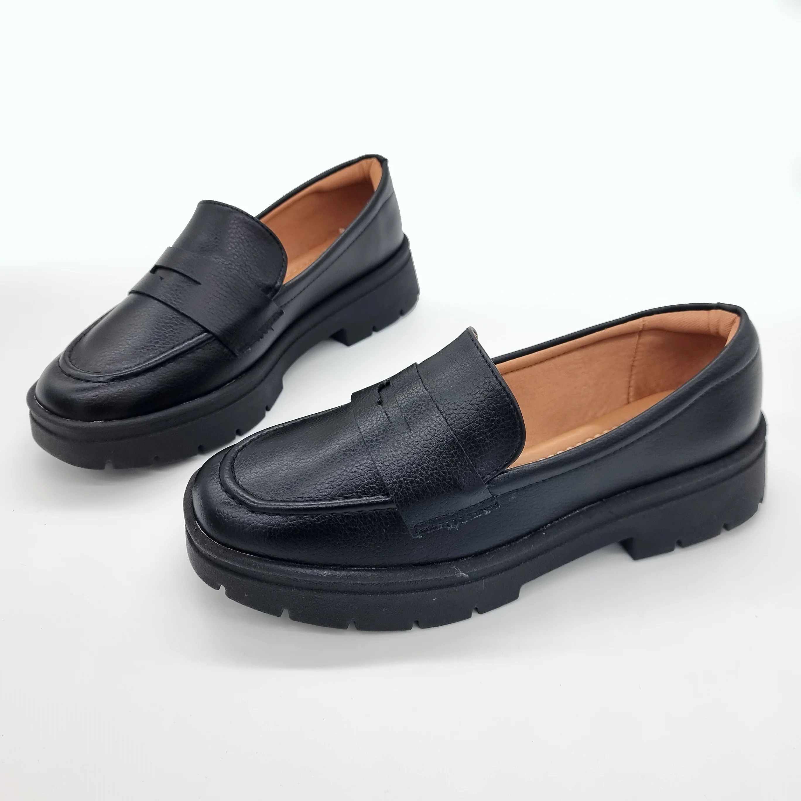 Vizzano 1422-100 Flat Loafer in Black Napa - Image 2