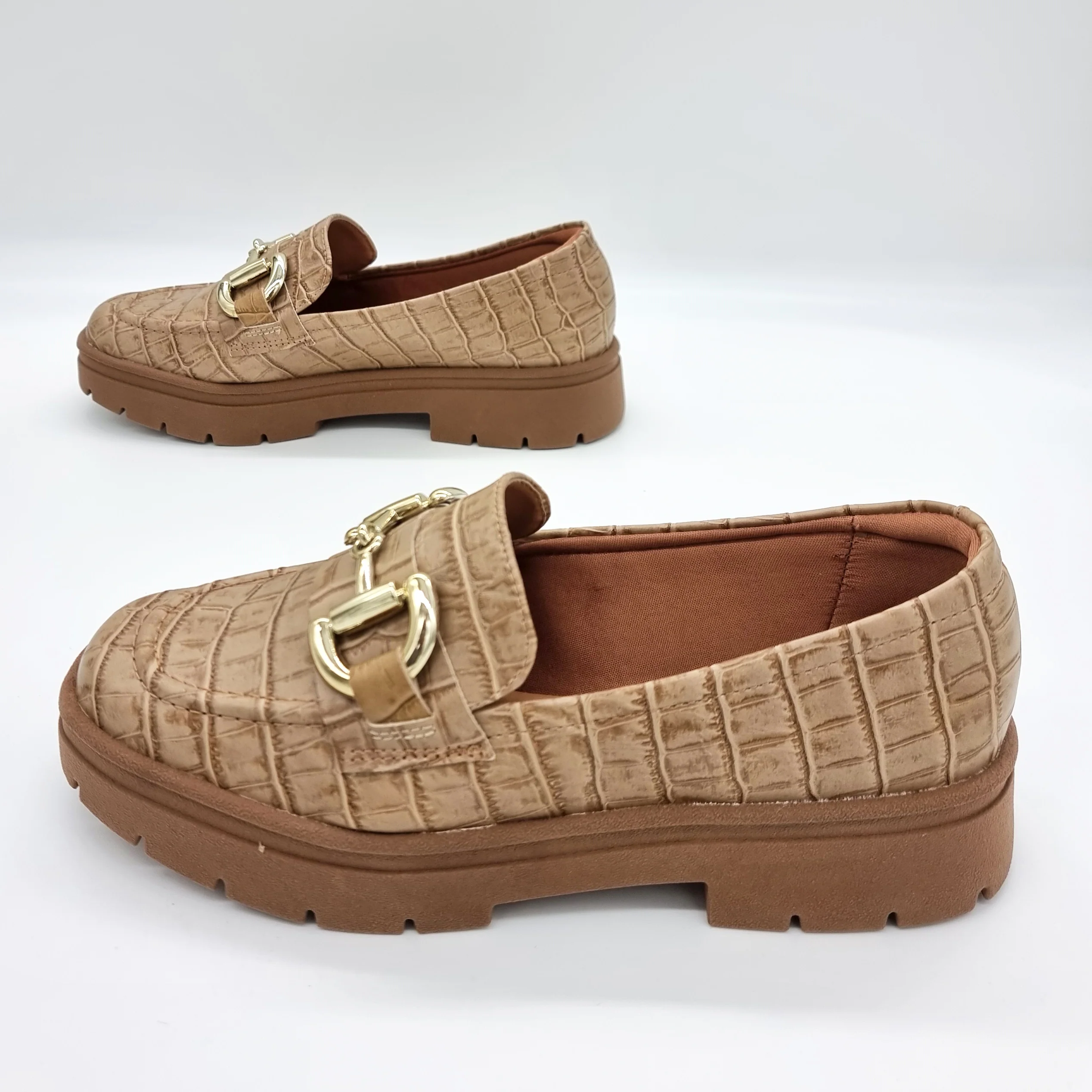 Vizzano 1422-101 Flat Loafer in Caramel Croco - Image 3