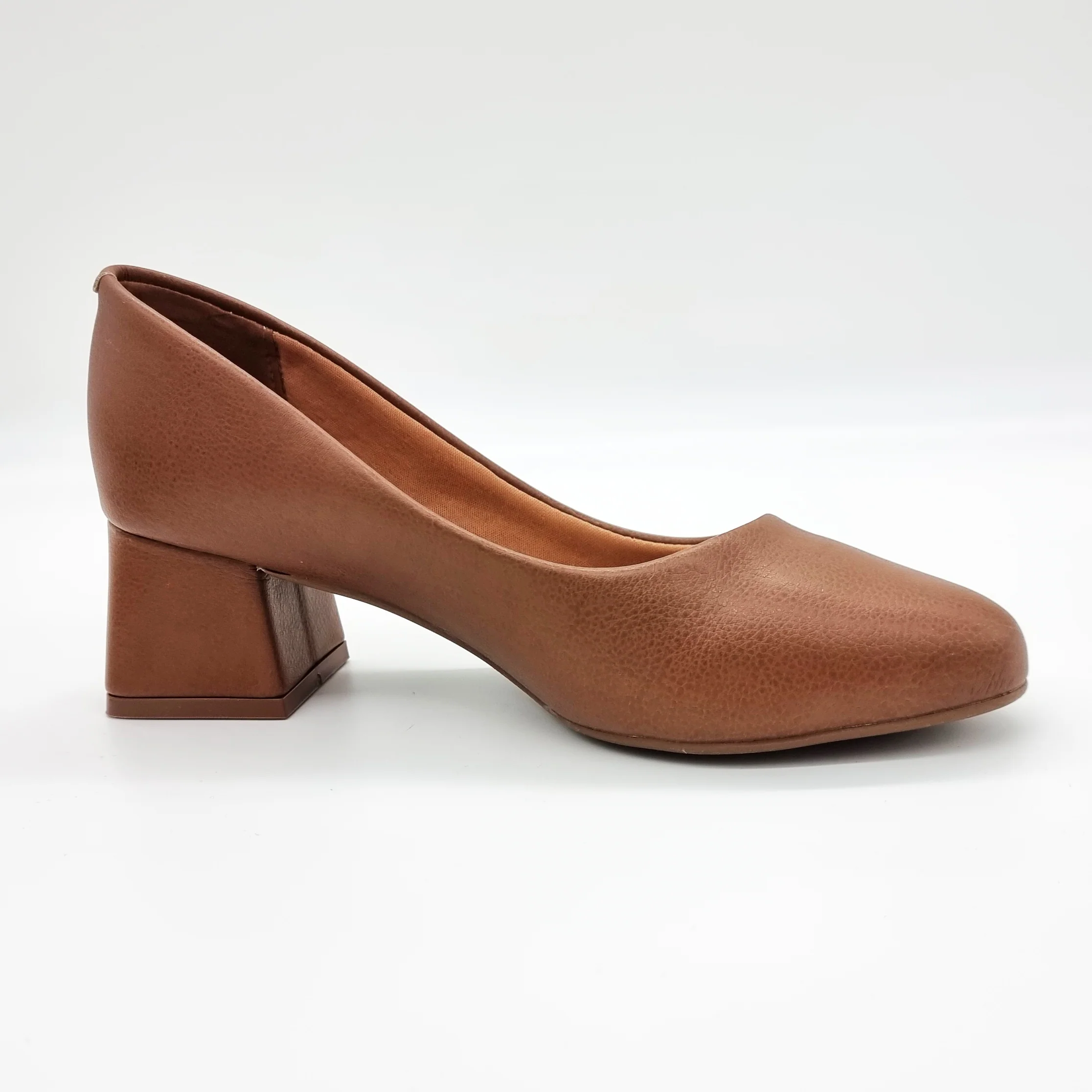 Vizzano 1423-100 Block Heel Round Toe Pump in Caramel Napa - Image 3