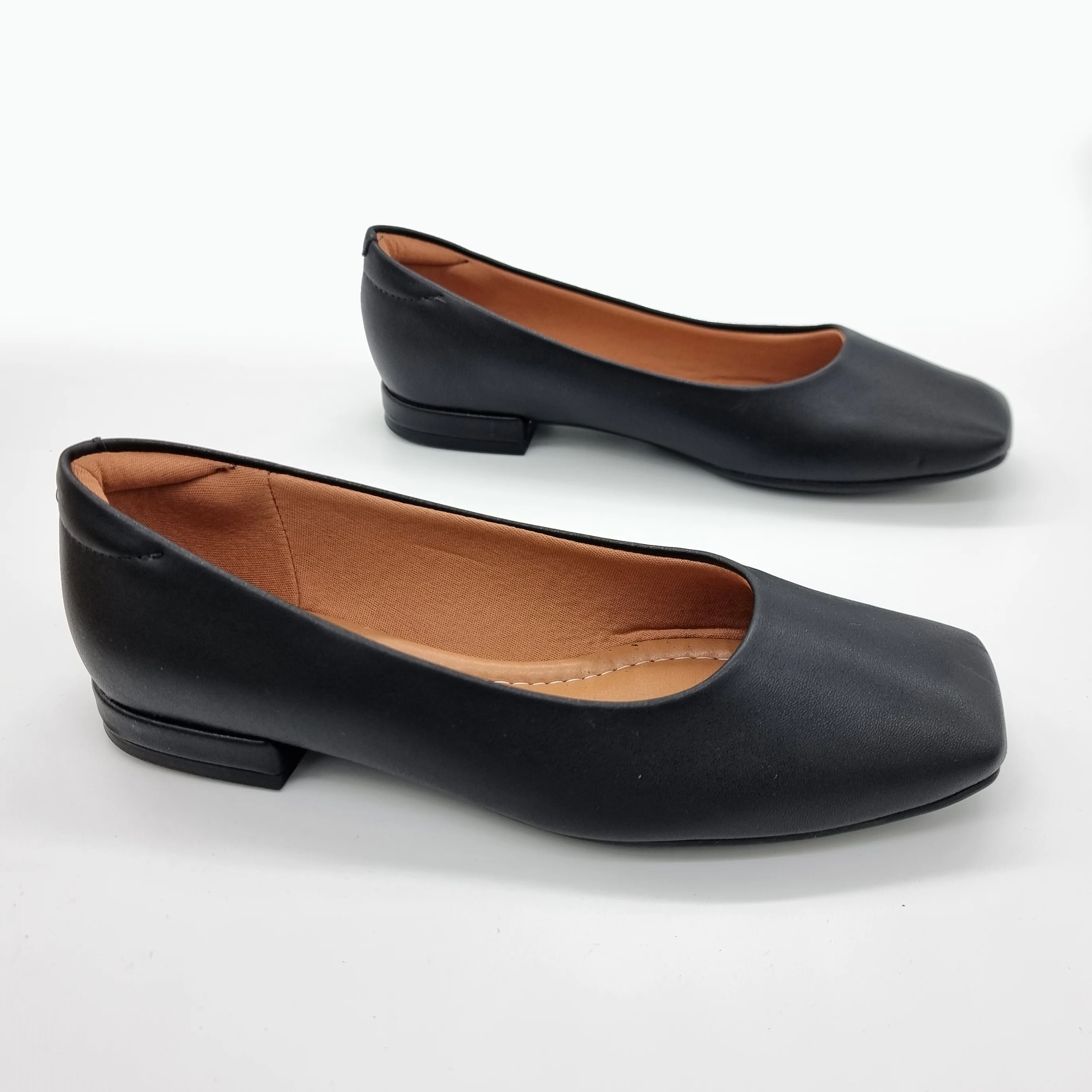 Vizzano 1427-100 Square Toe Flat in Black Napa - Image 5