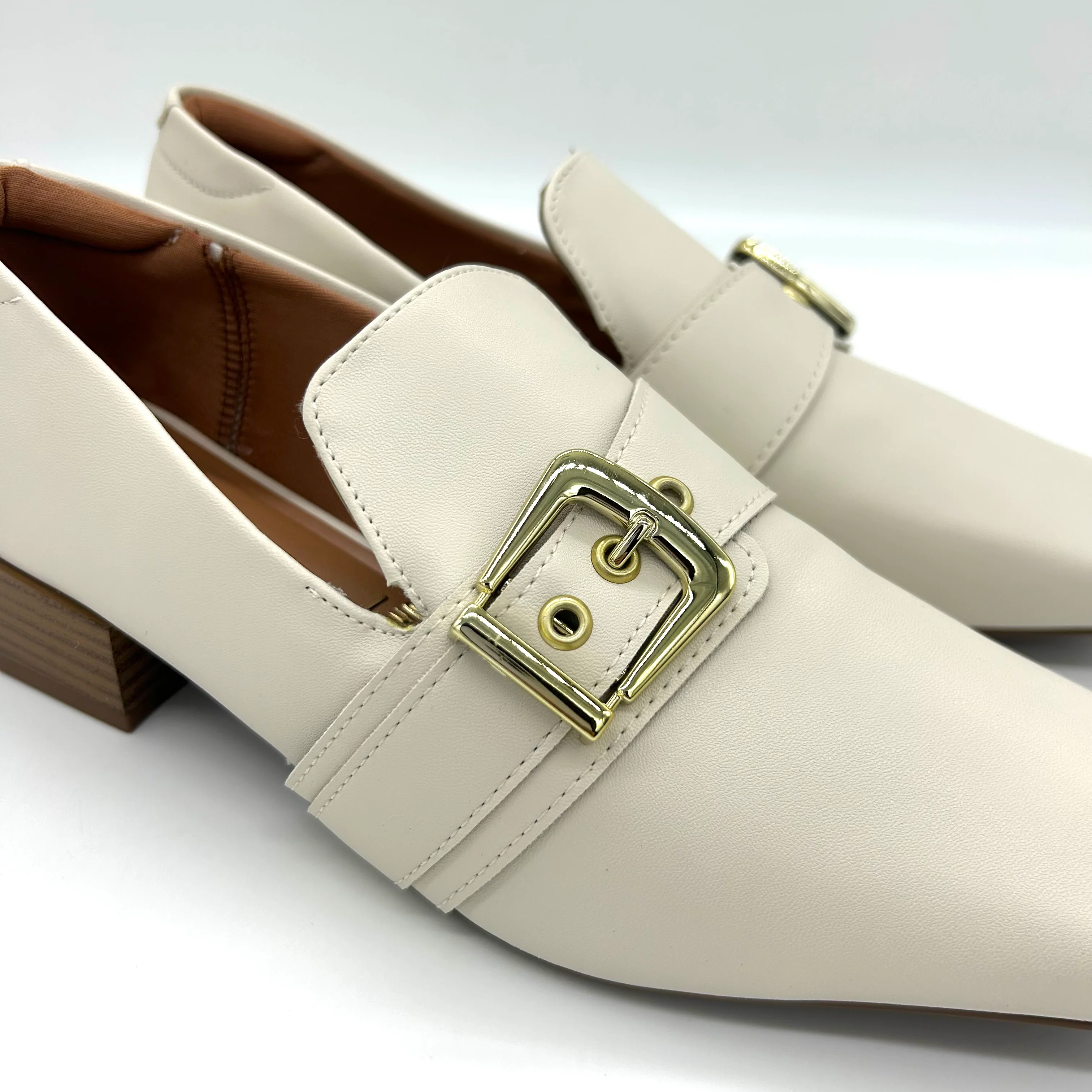 Vizzano 1445-102 Square Toe Loafer in Off White Napa - Image 3