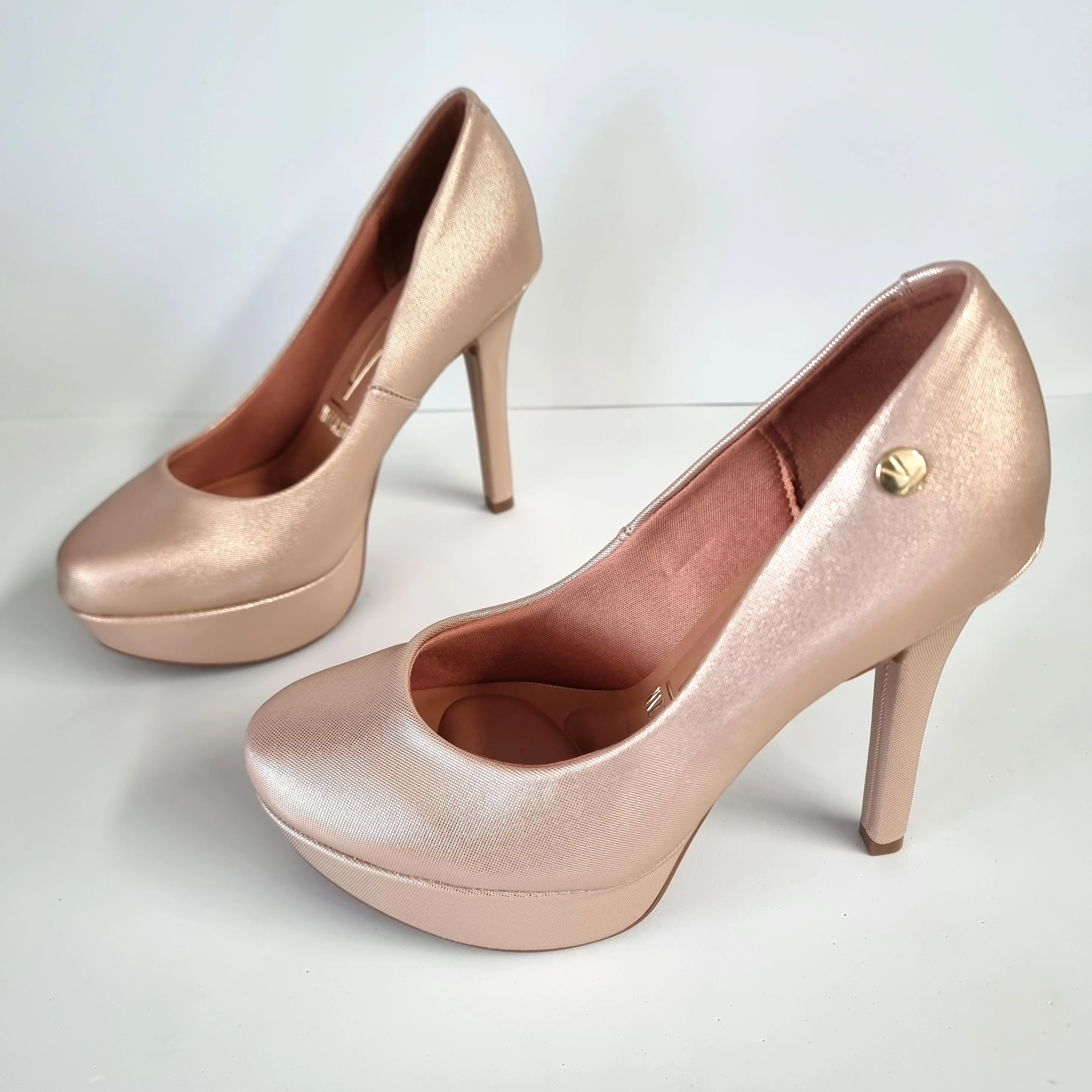 Vizzano 1830-501 Platform Pump in Golden Napa Metal - Image 4