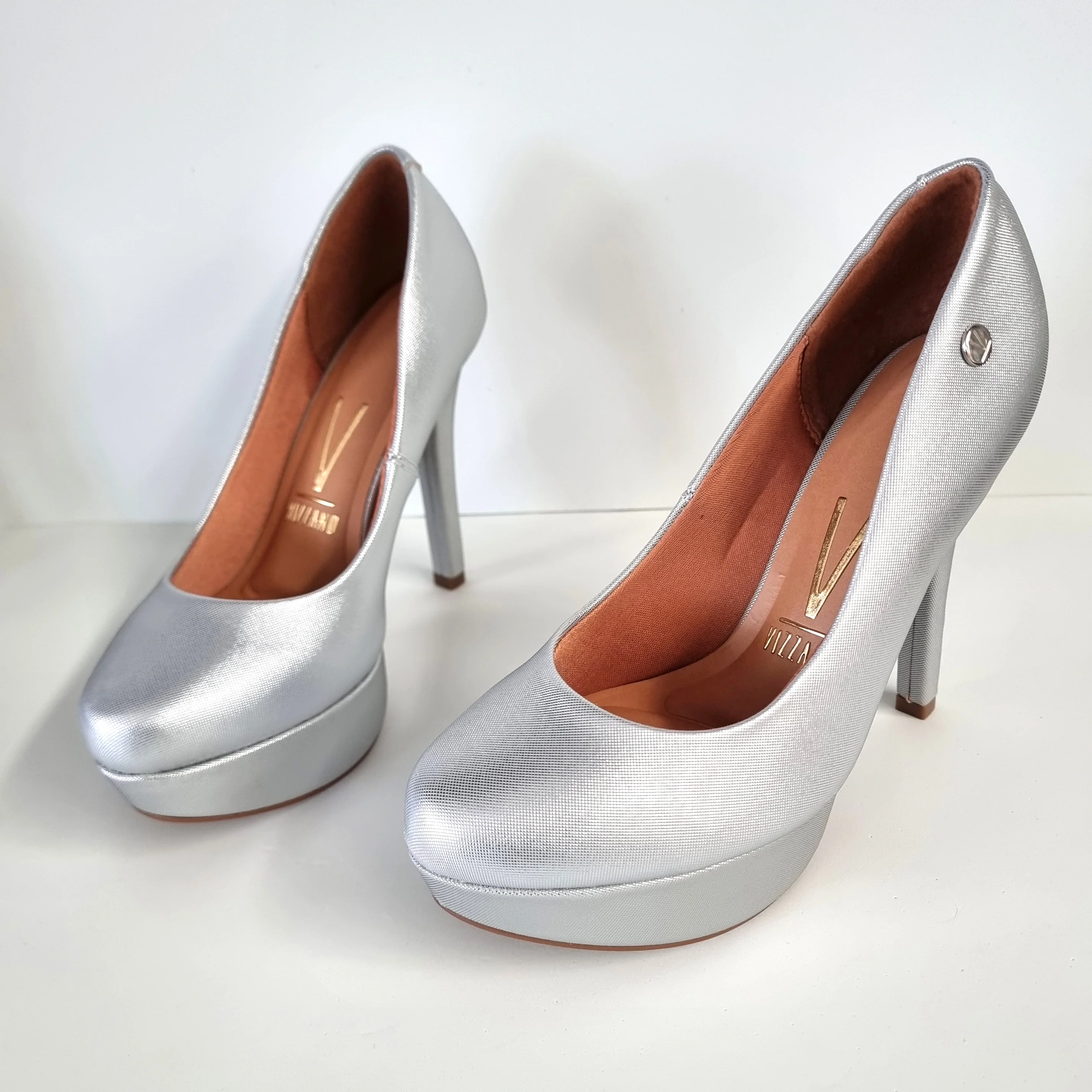 Vizzano 1830-501 Platform Pump in Silver Napa Metal - Image 3