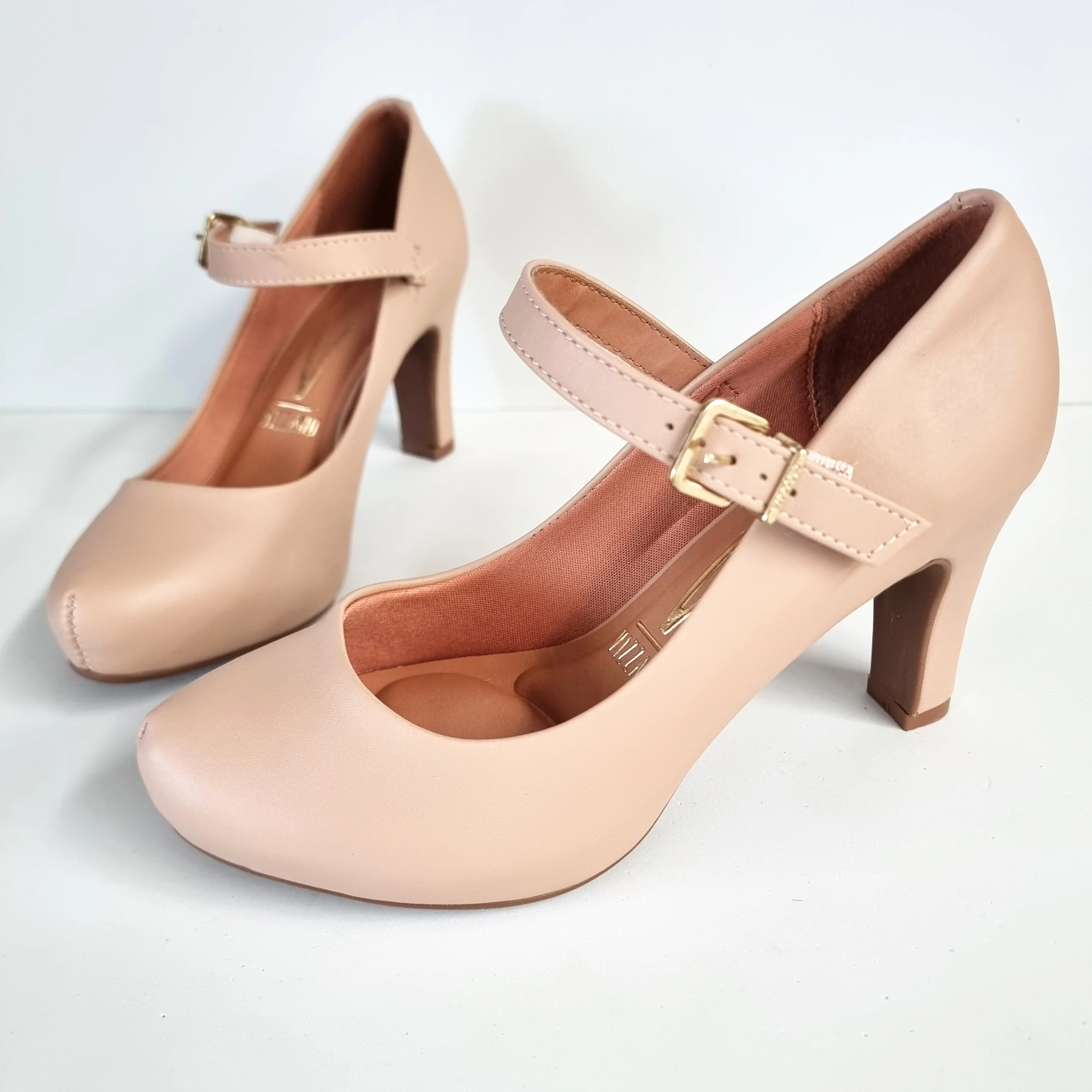 Vizzano 1840-318 Mary-Jane Pump in Beige Napa - Image 2