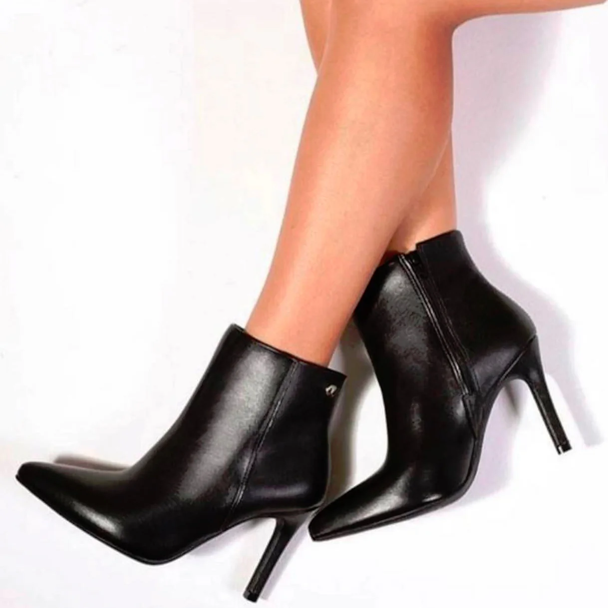 Vizzano 3049-219 Pointy Toe Stiletto Heel Ankle Boot in Black Napa - Image 2