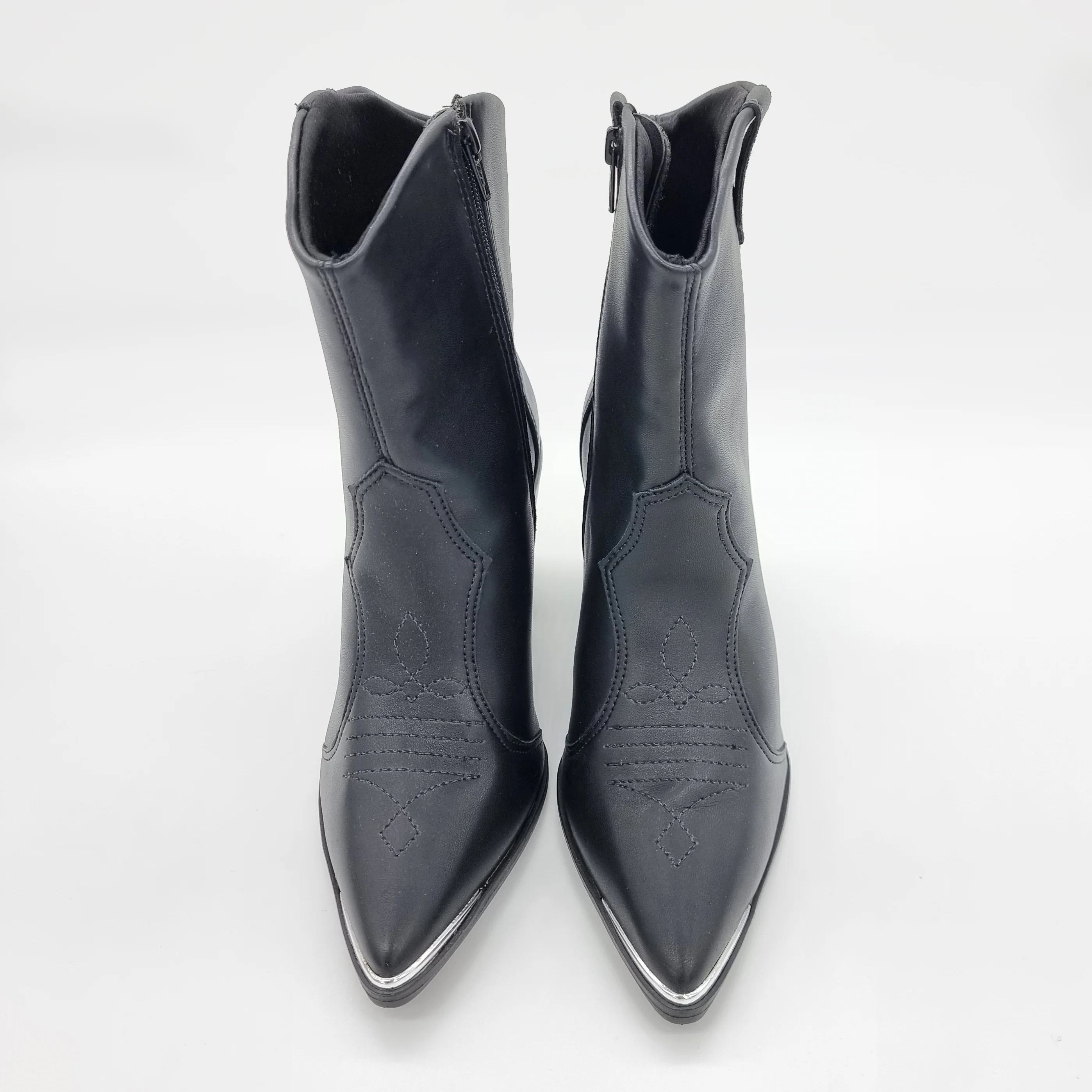 Vizzano 3070-108 Pointy Toe Ankle Boot in Black Napa - Image 3