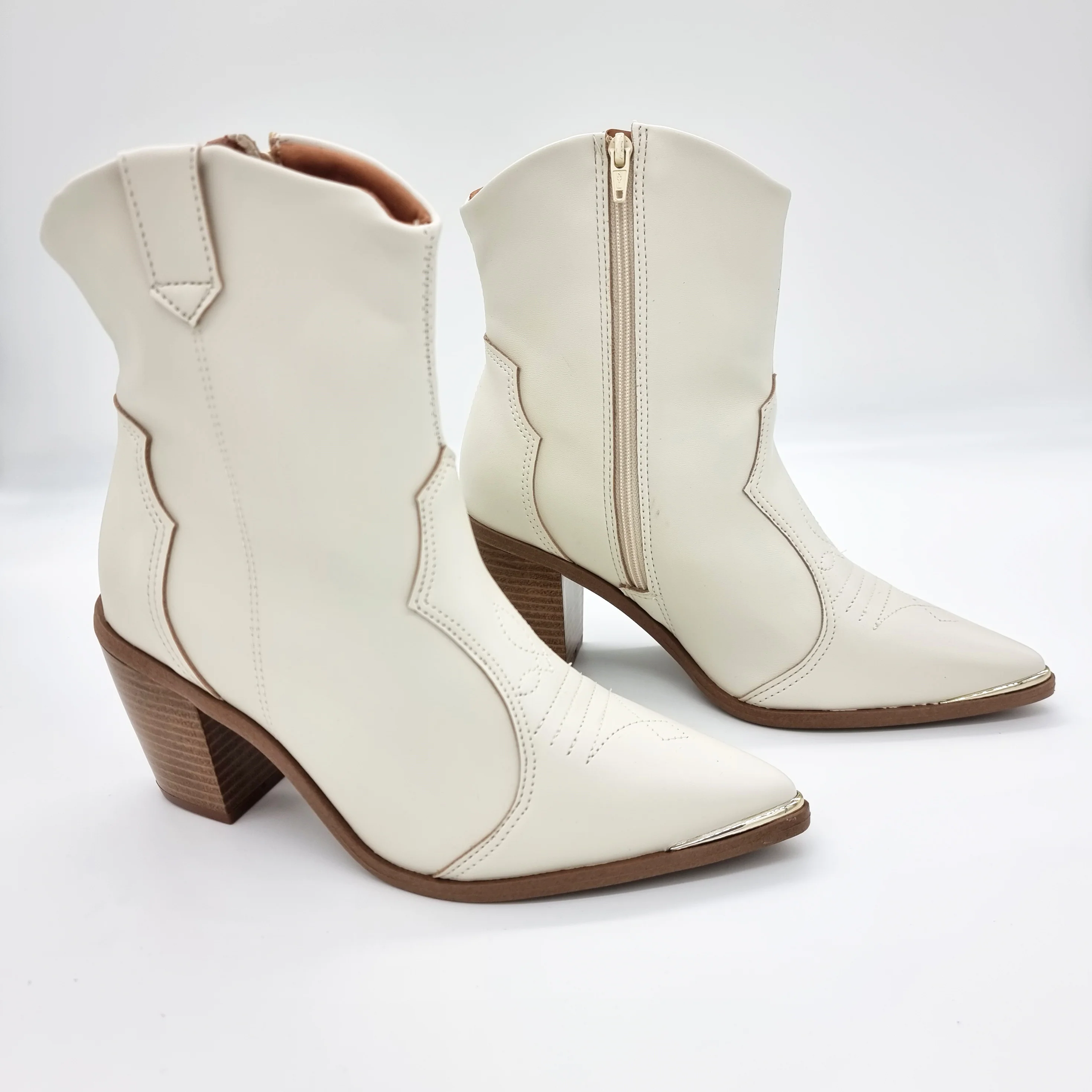 Vizzano 3070-108 Pointy Toe Ankle Boot in Off White Napa - Image 2
