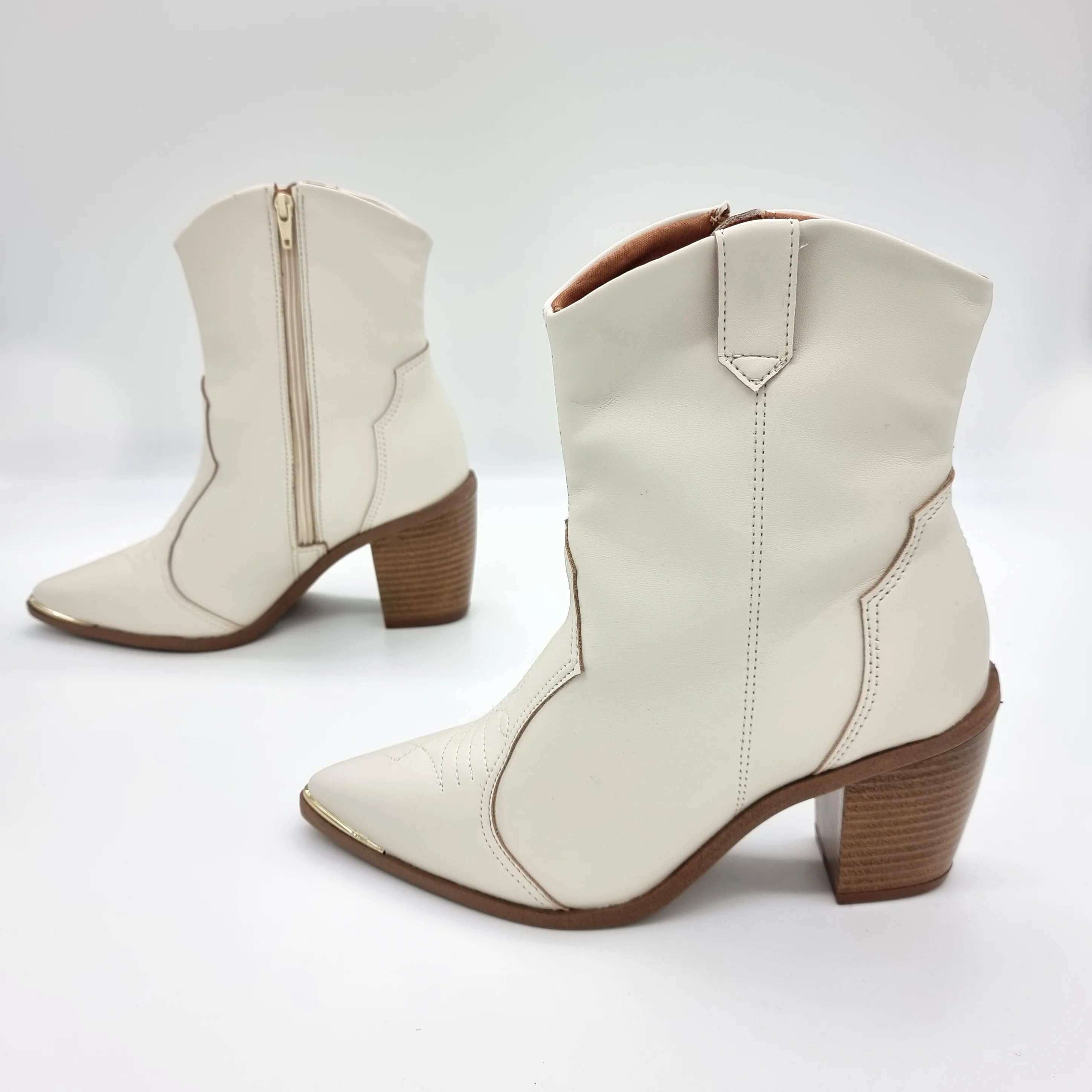 Vizzano 3070-108 Pointy Toe Ankle Boot in Off White Napa - Image 6