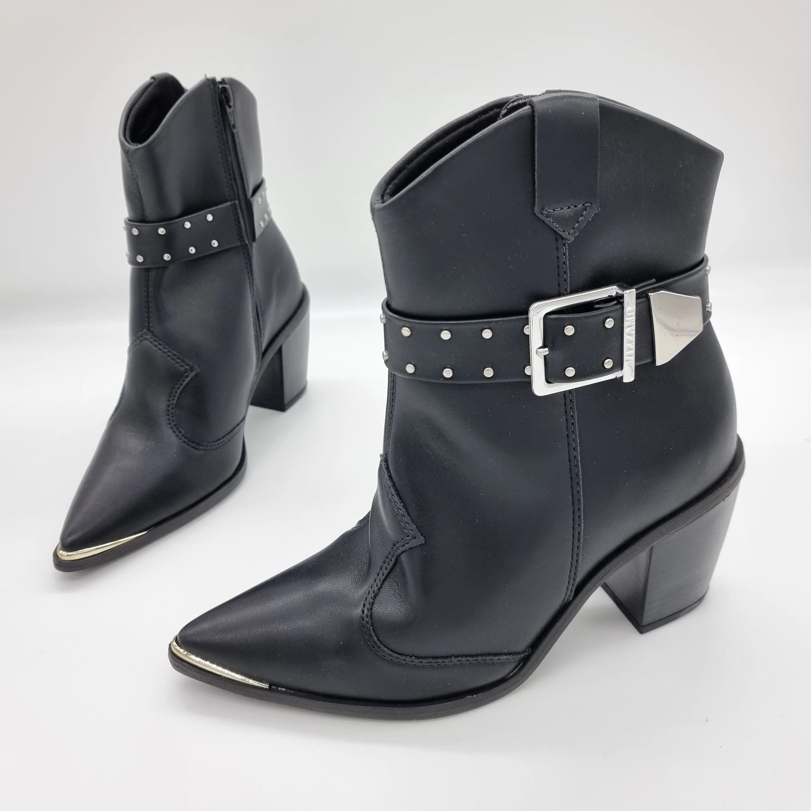 Vizzano 3070-110 Pointy Toe Ankle Boot in Black Napa - Image 2